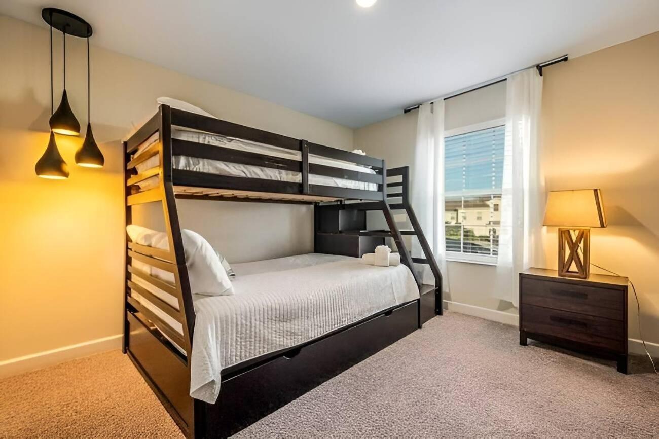 Luxury 4BR Villa w Pool Near Disney Parks