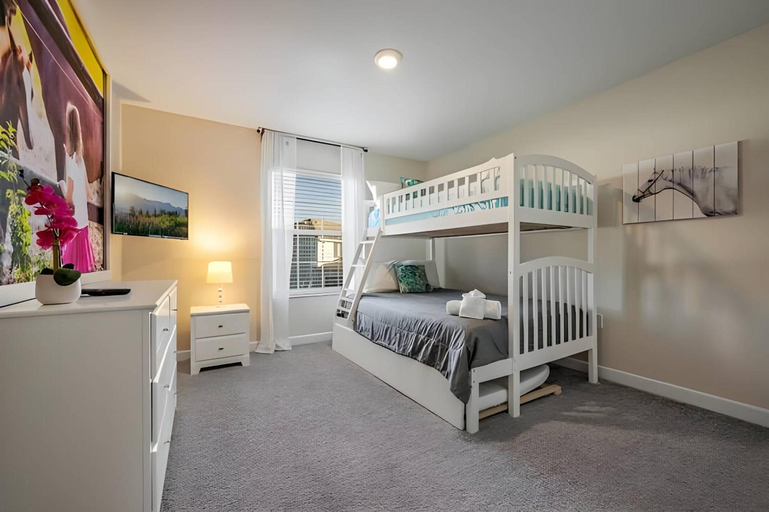 Luxury 4BR Villa w Pool Near Disney Parks