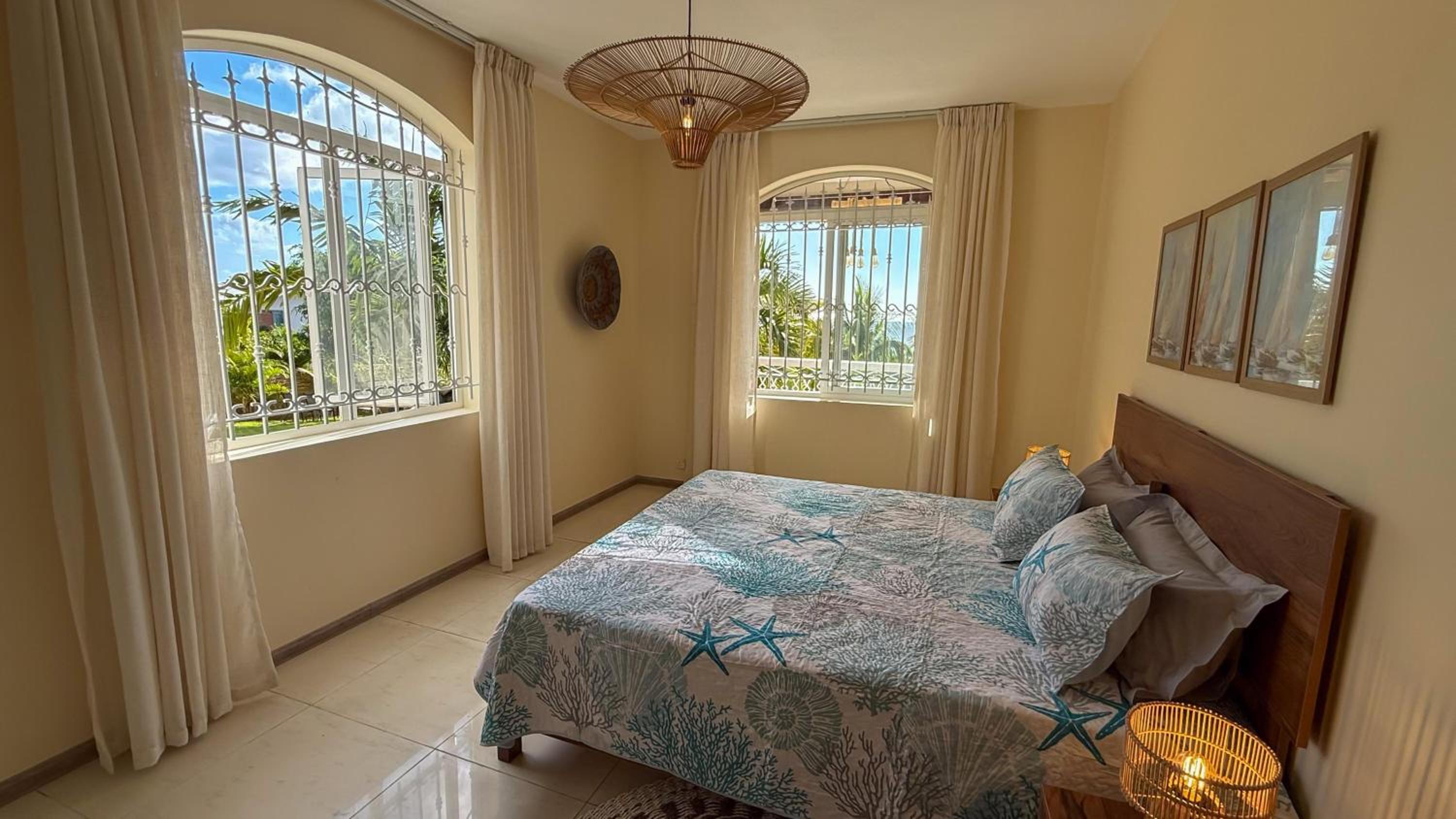LAKAZ DEL VISTA - Luxurious new apartments with panoramic sea views, pool & garden retreat