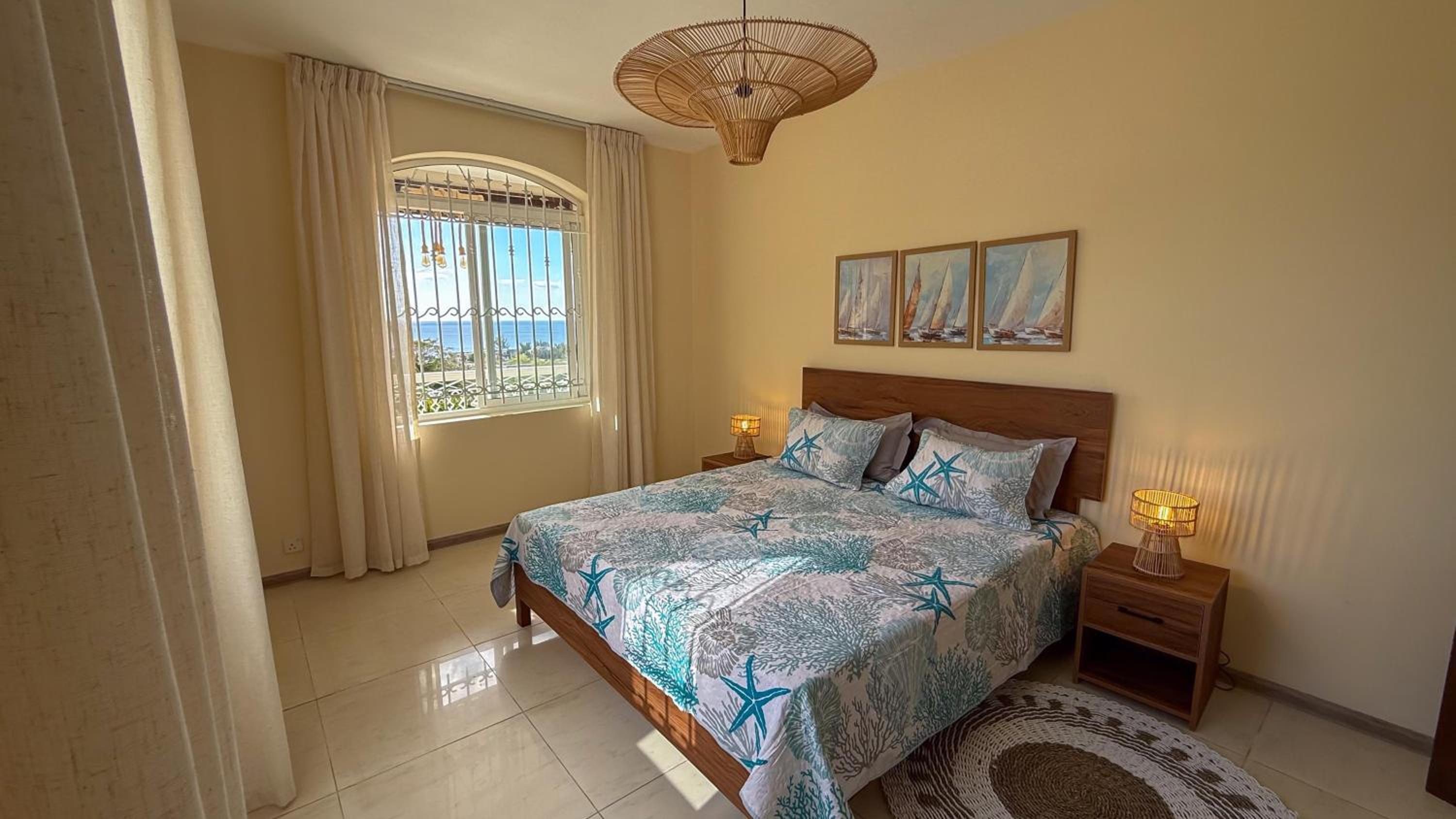 LAKAZ DEL VISTA - Luxurious new apartments with panoramic sea views, pool & garden retreat
