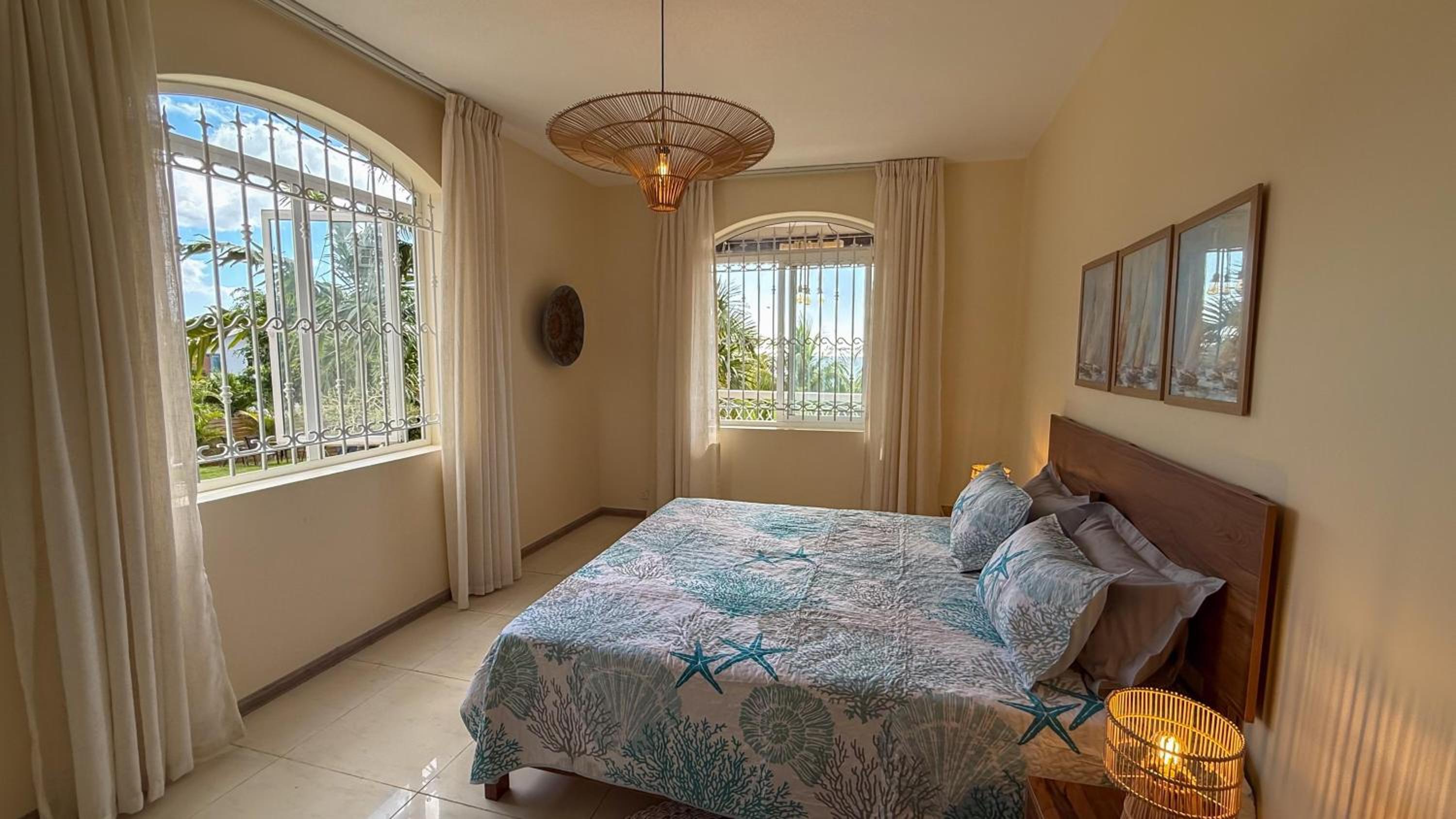 LAKAZ DEL VISTA - Luxurious new apartments with panoramic sea views, pool & garden retreat
