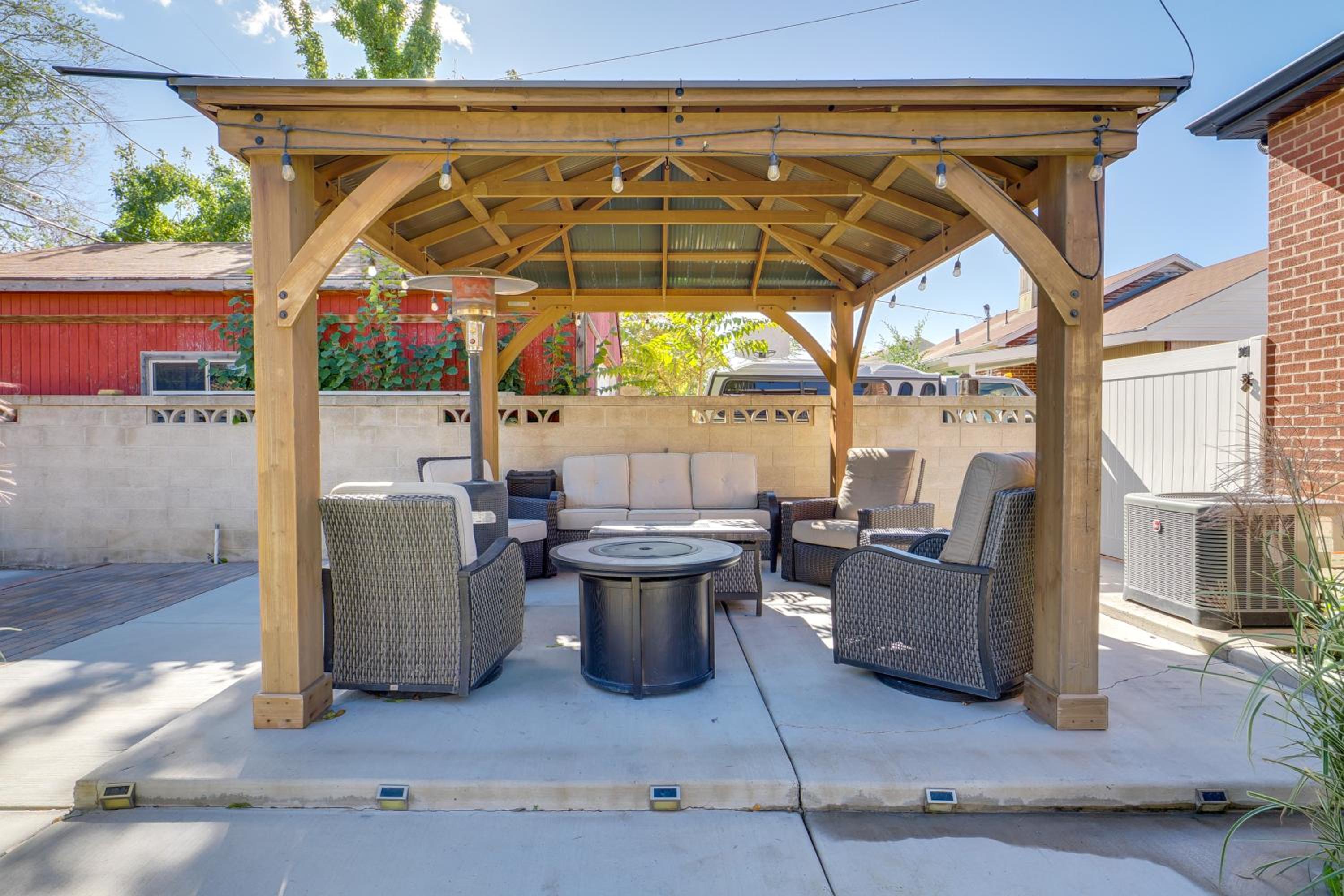 Great Outdoor Space! Family Home in SLC Suburbs