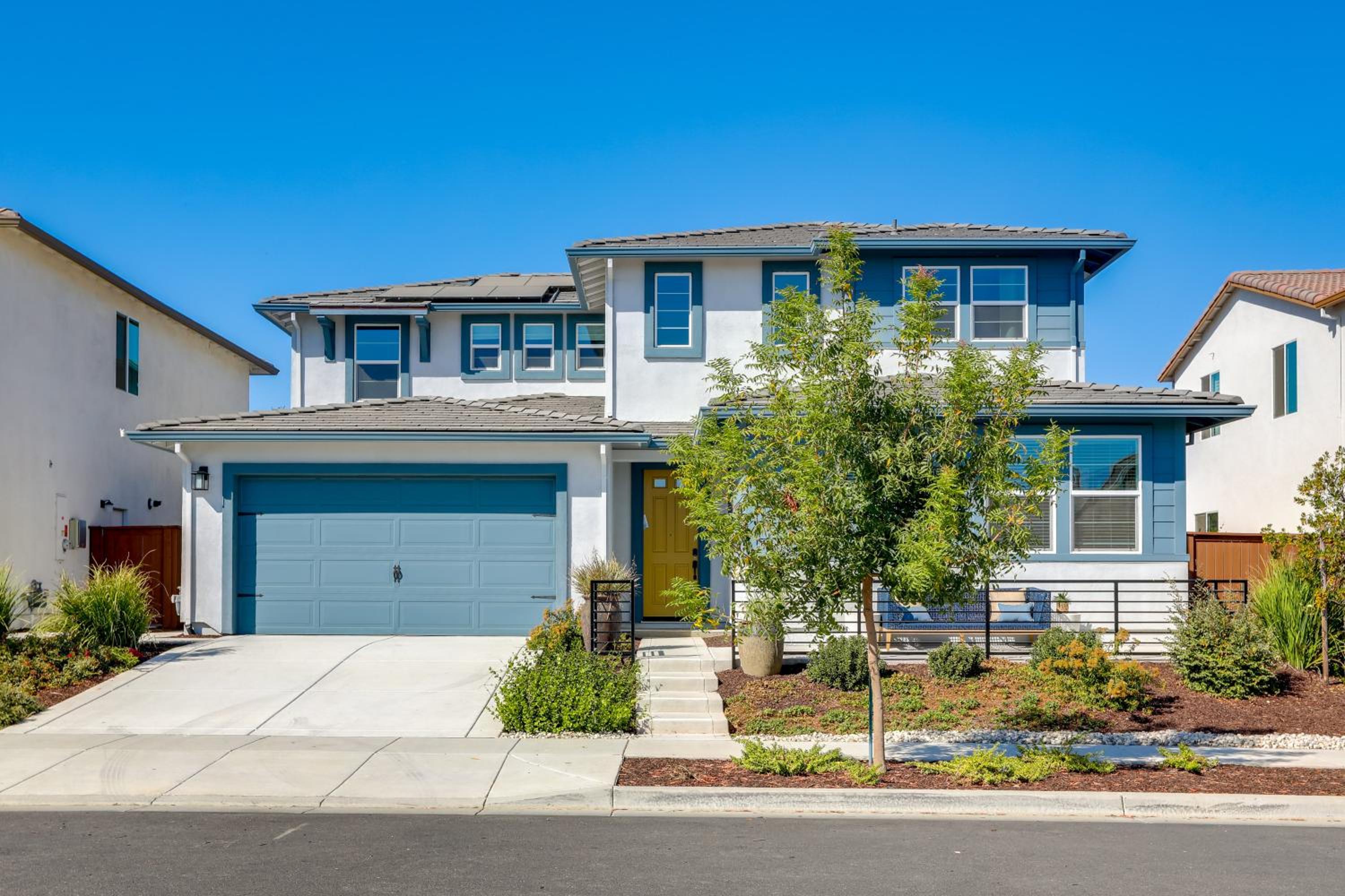 Cozy and Convenient Residential Duplex in Woodland
