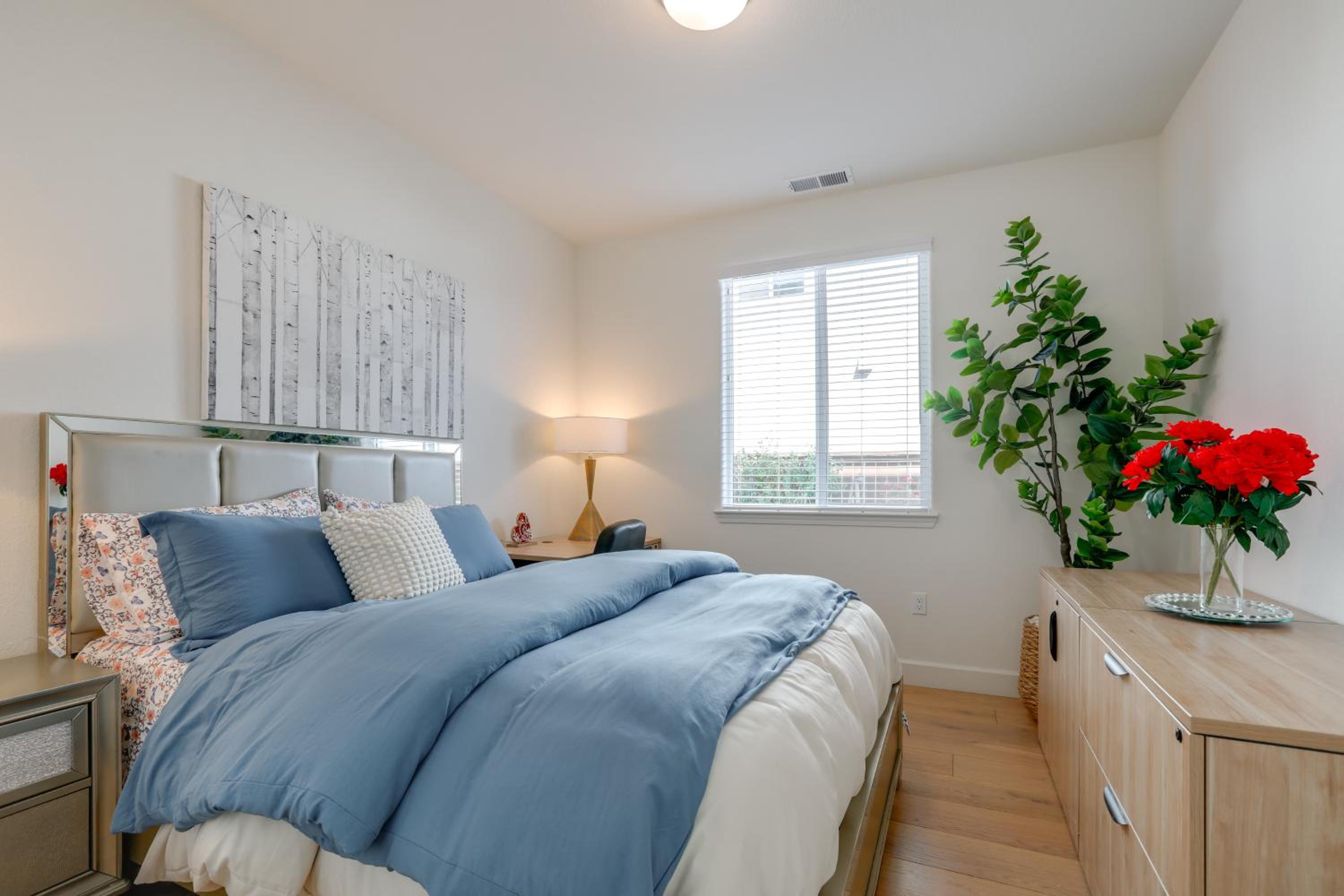 Cozy and Convenient Residential Duplex in Woodland