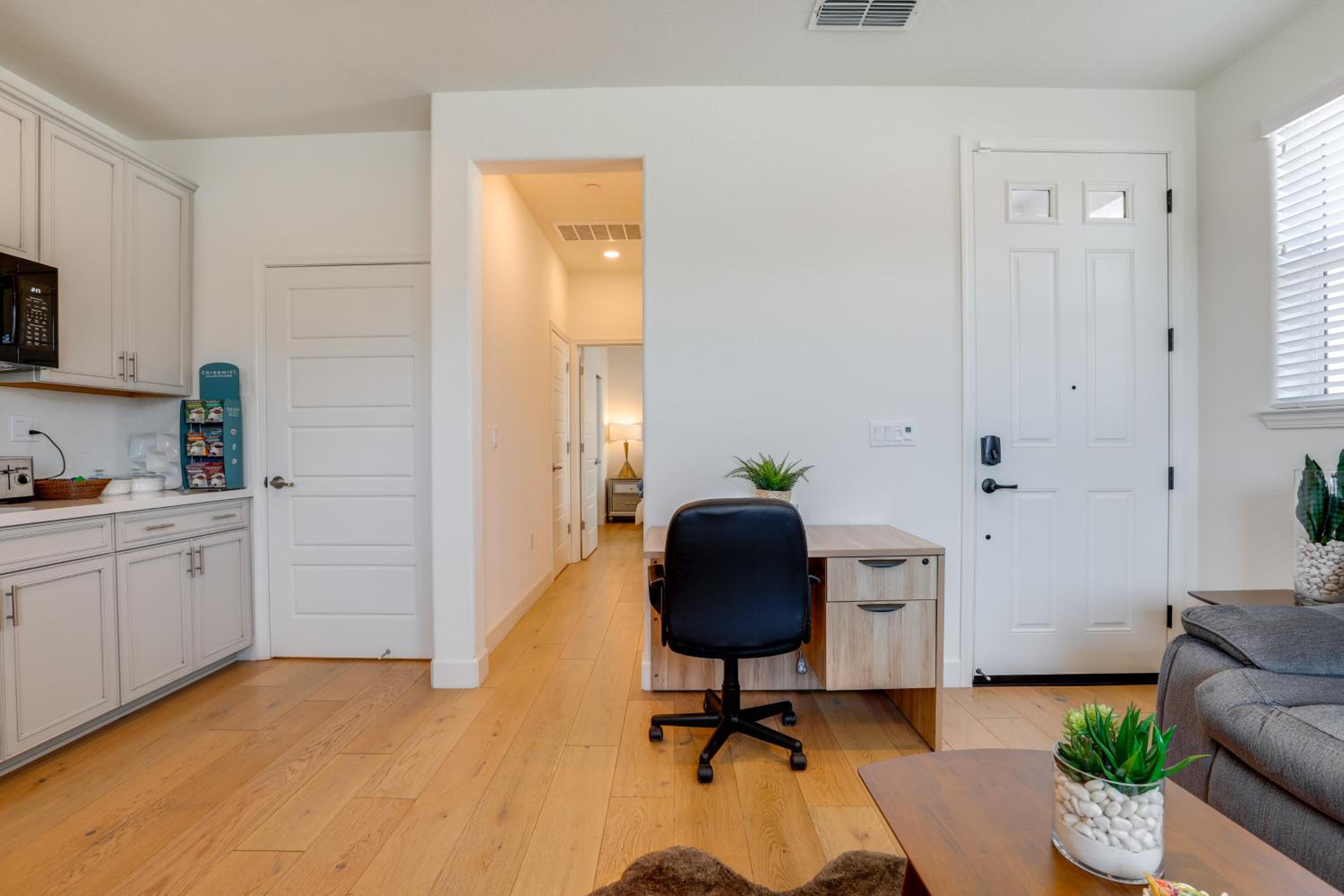 Cozy and Convenient Residential Duplex in Woodland