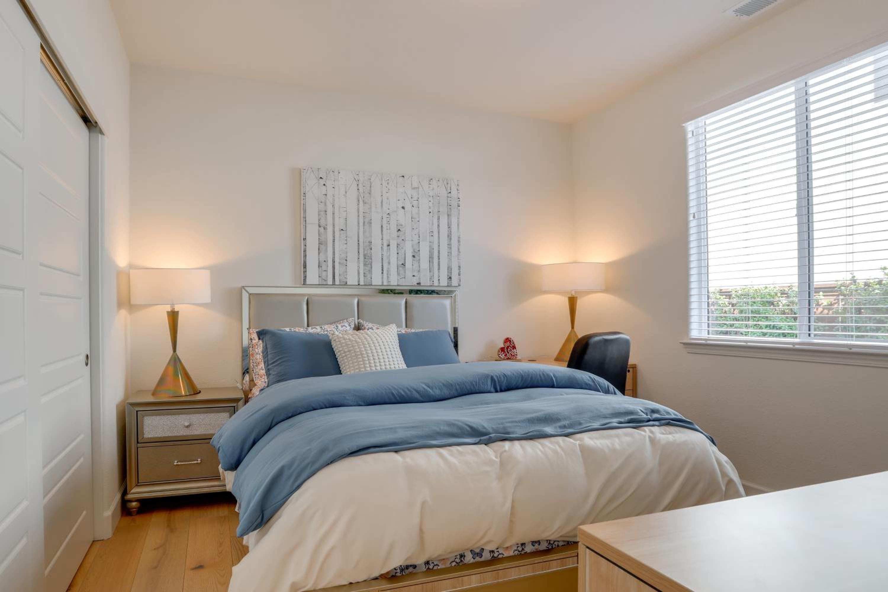 Cozy and Convenient Residential Duplex in Woodland