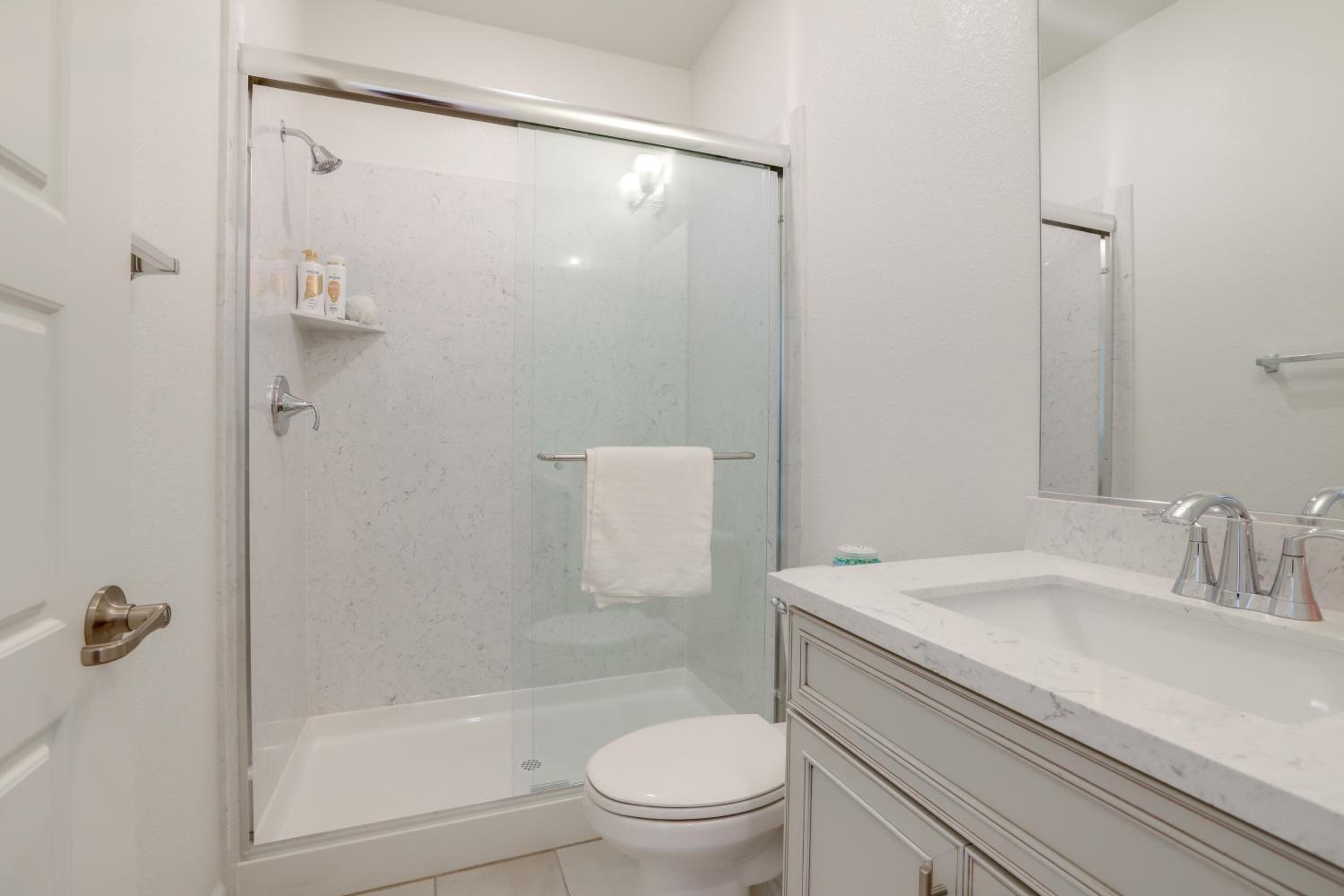 Cozy and Convenient Residential Duplex in Woodland
