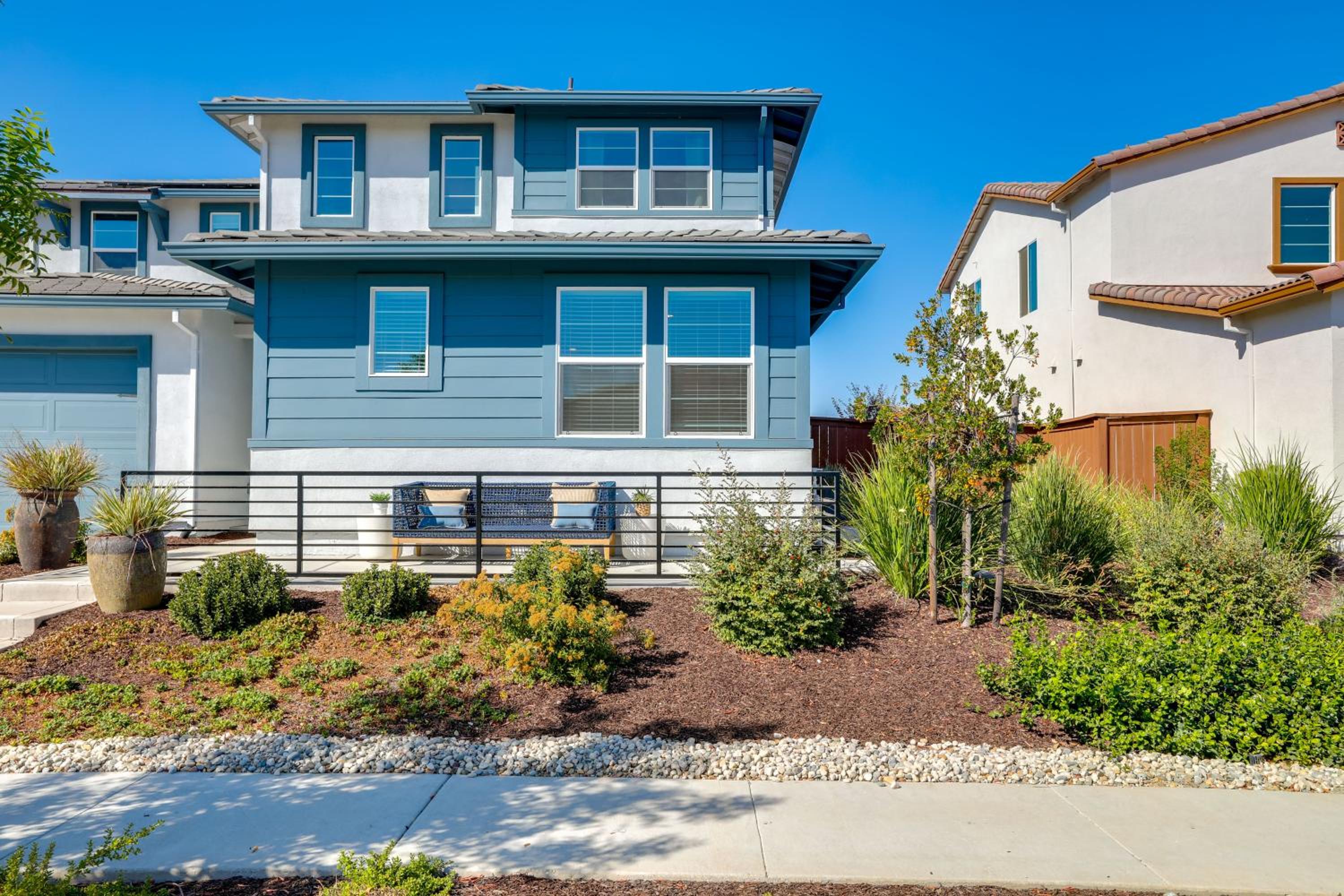 Cozy and Convenient Residential Duplex in Woodland
