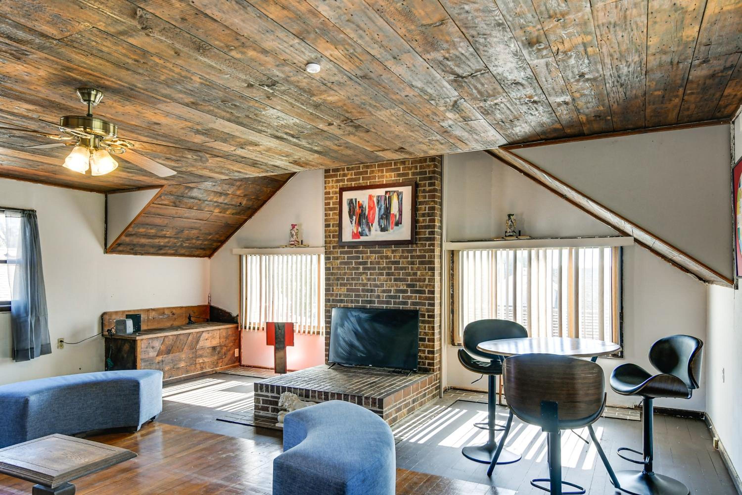 8 Mi to Lake Panorama Cozy Family Getaway