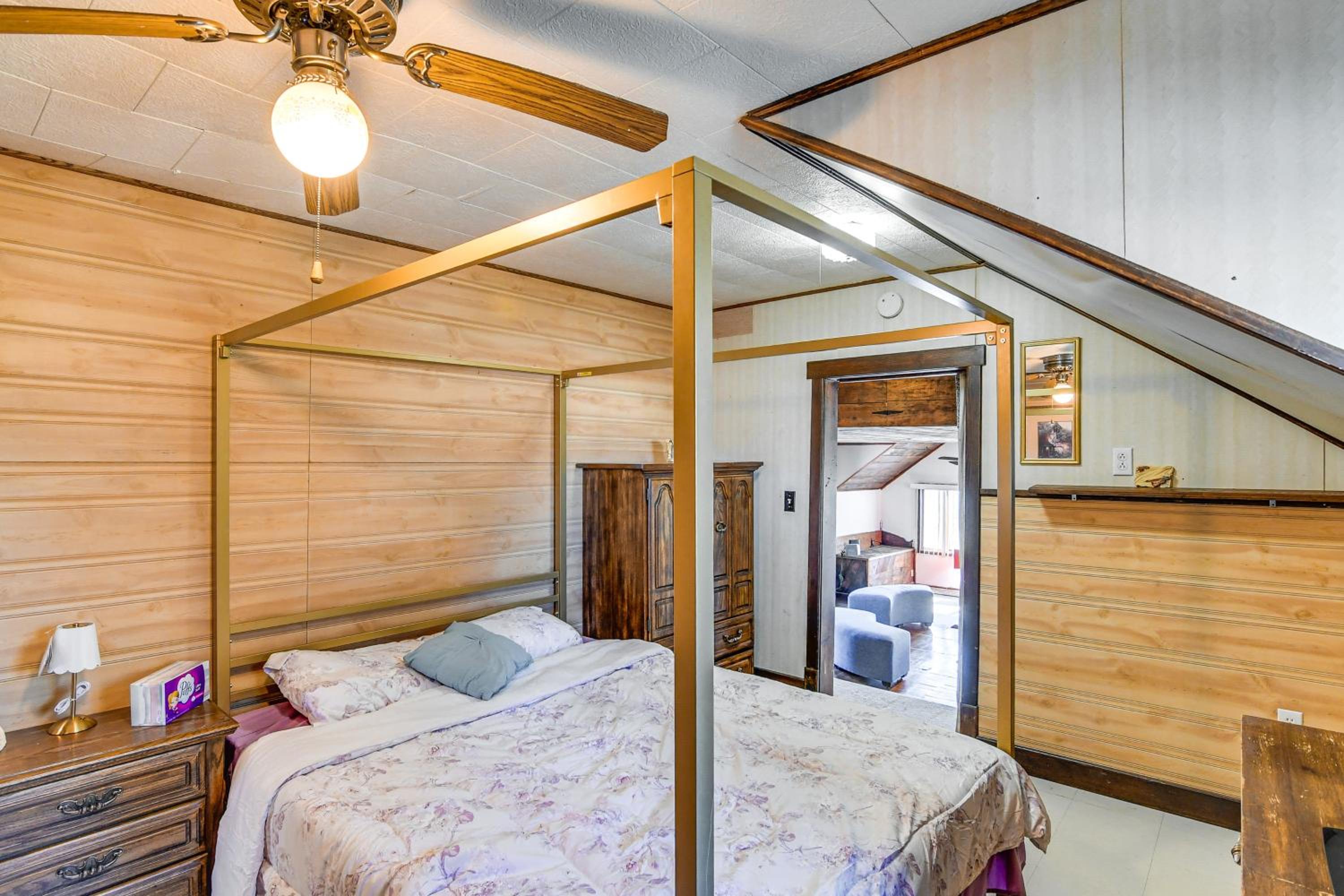 8 Mi to Lake Panorama Cozy Family Getaway