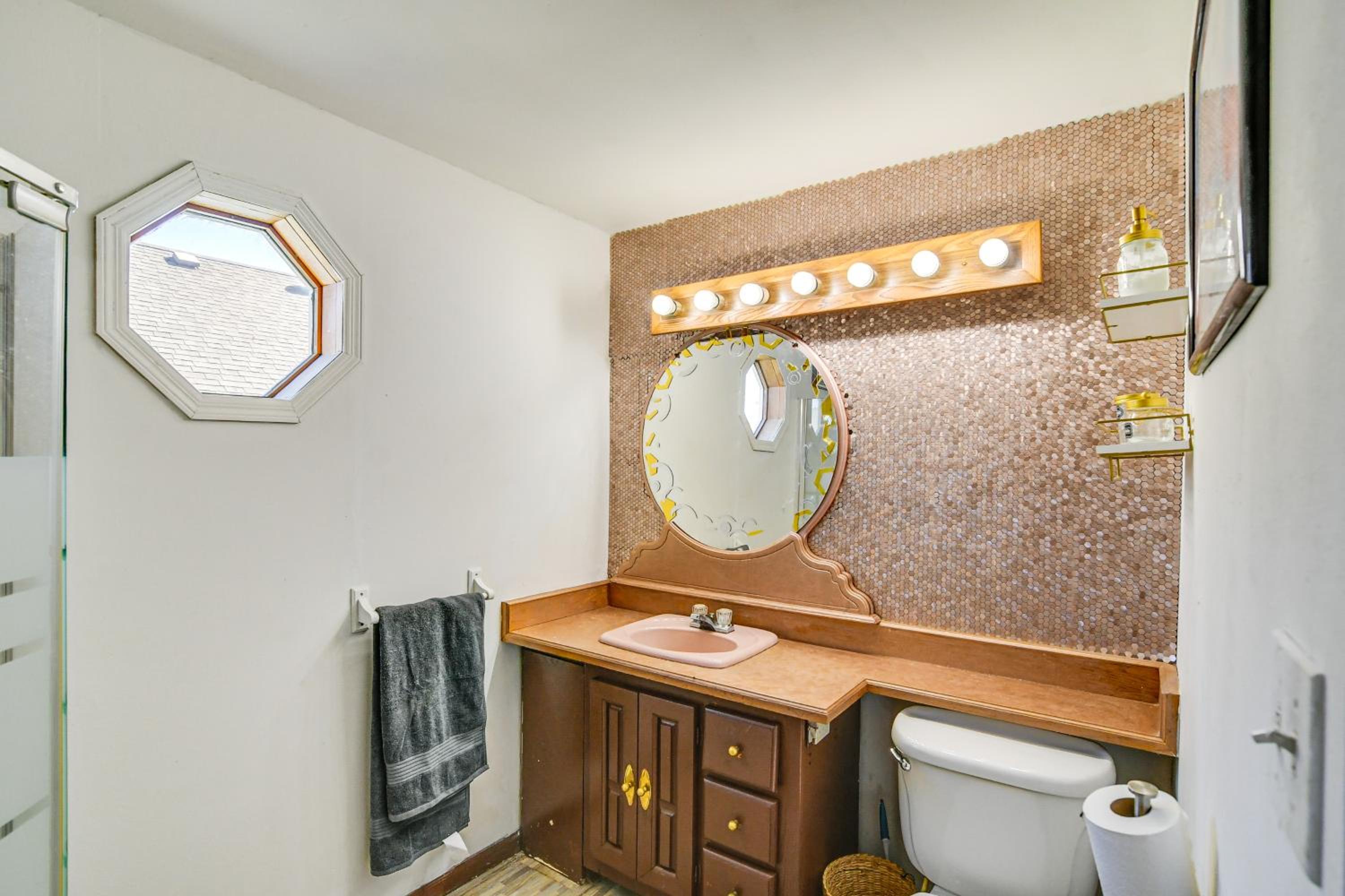 8 Mi to Lake Panorama Cozy Family Getaway