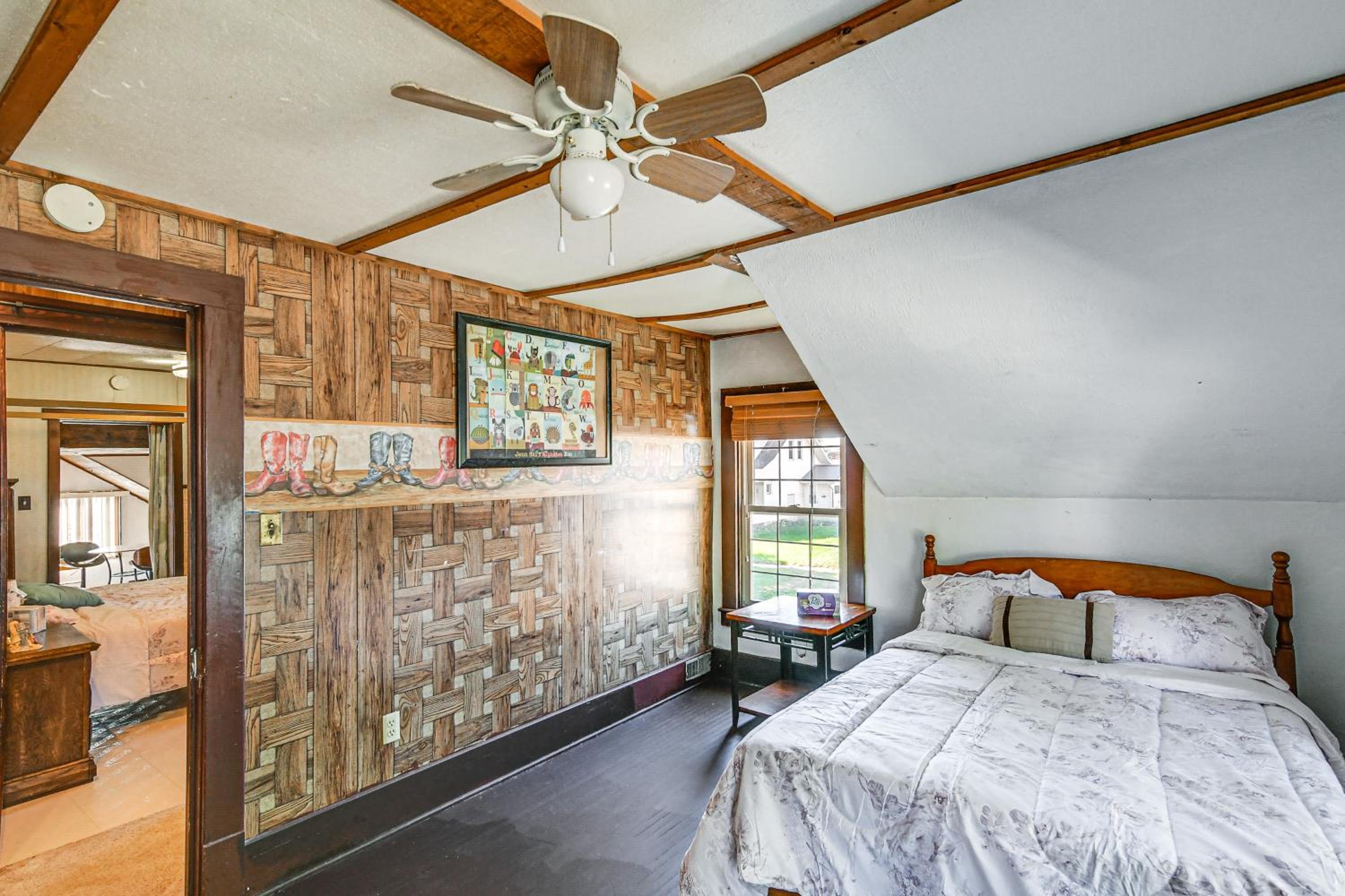 8 Mi to Lake Panorama Cozy Family Getaway