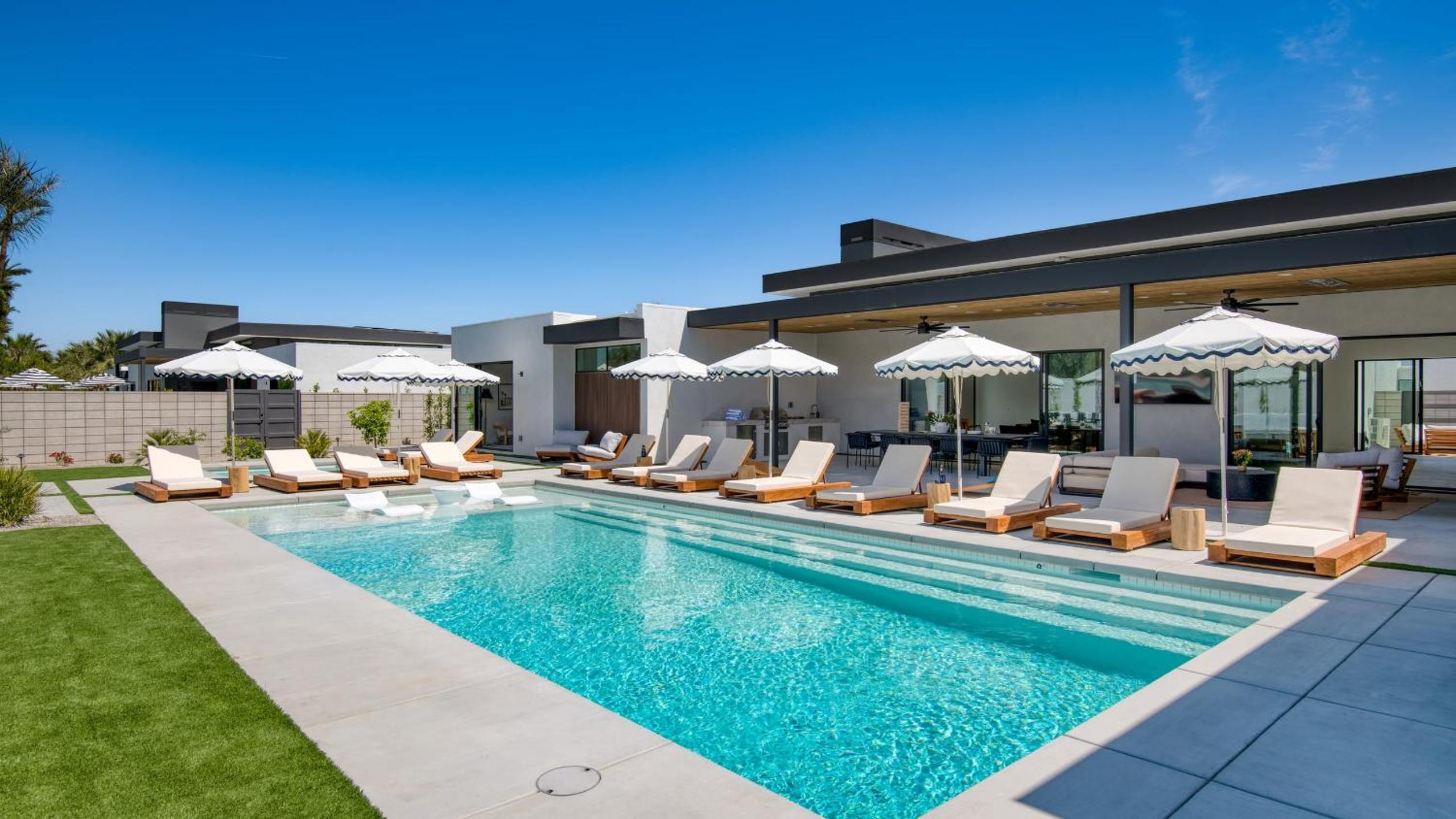 Polo Villa Trio Sleeps 52 3 Homes 20 BDRs