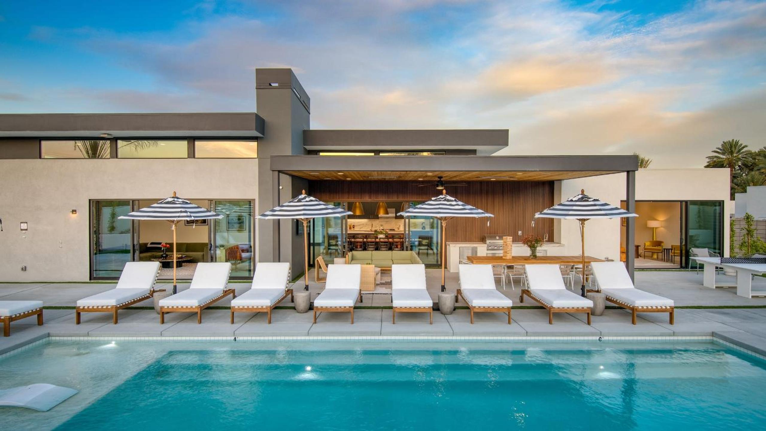 Polo Villa Trio Sleeps 52 3 Homes 20 BDRs