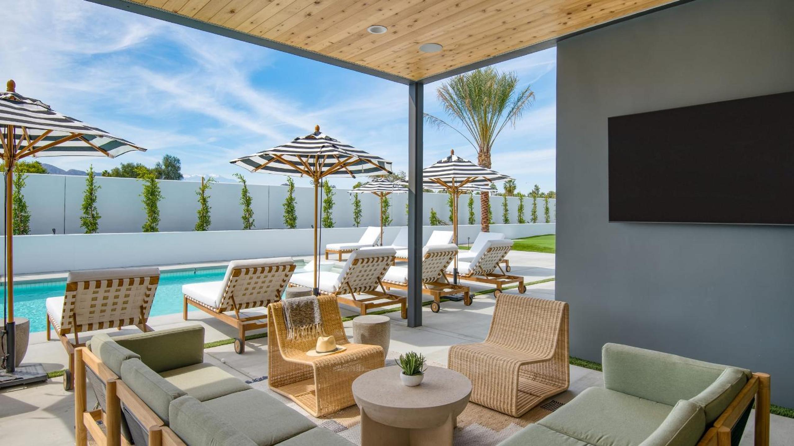Polo Villa Trio Sleeps 52 3 Homes 20 BDRs