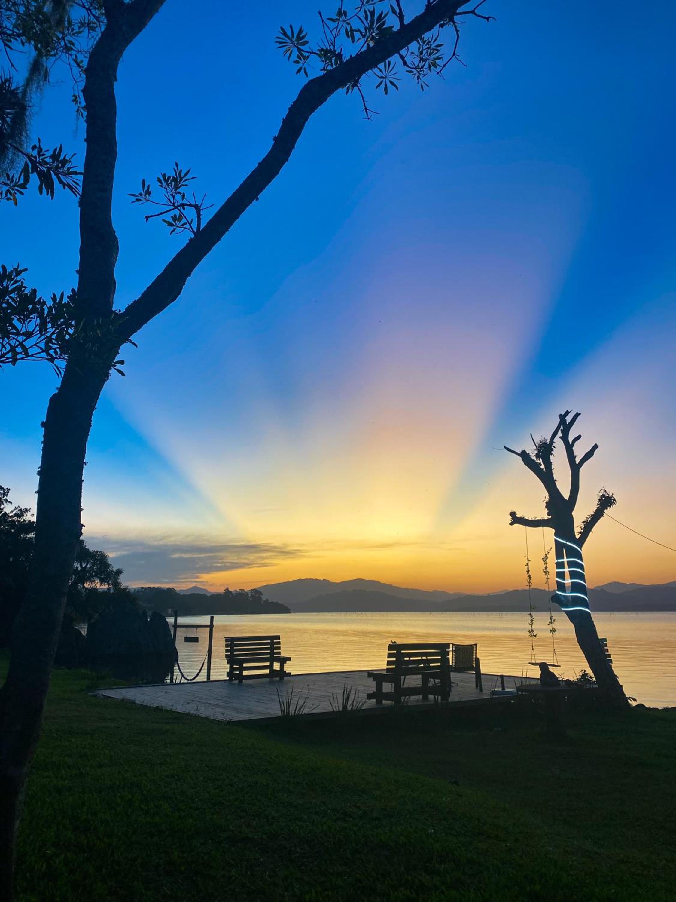 Chalé na beira da lagoa com vista