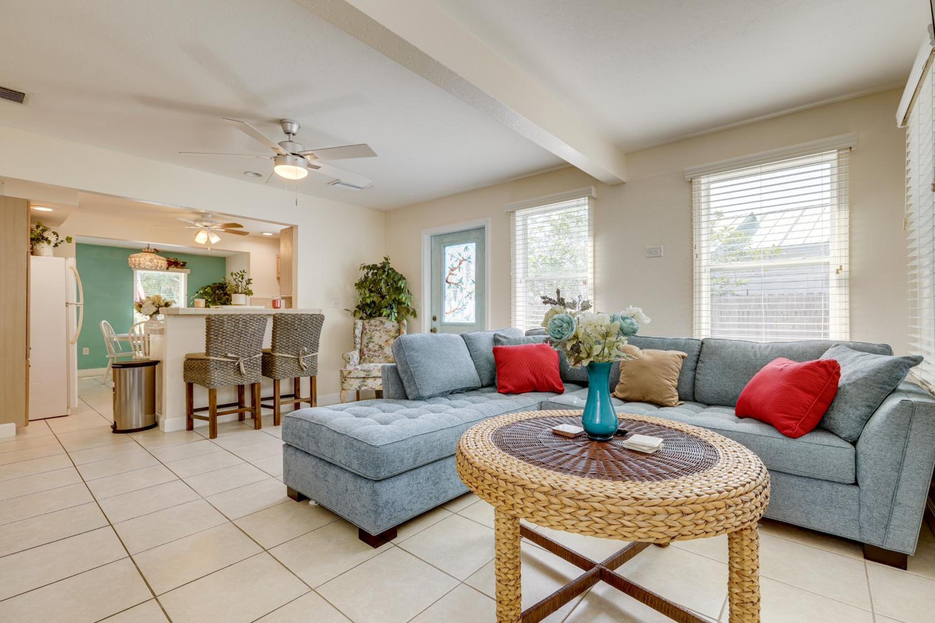 3 Mi to Jensen Beach Pet-Friendly Getaway with Yard