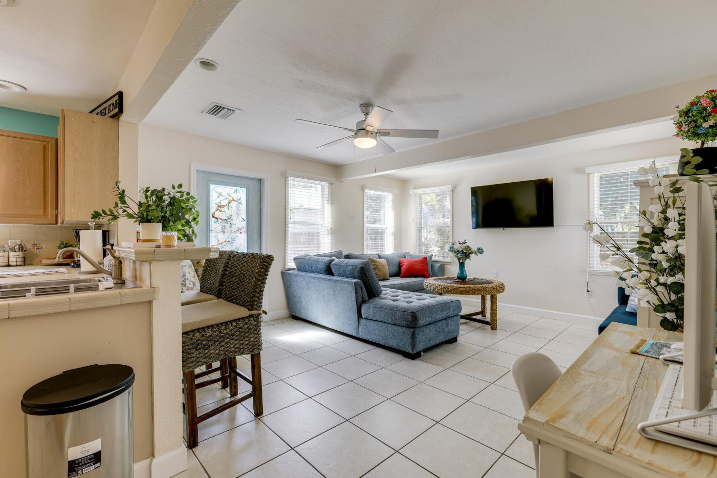 3 Mi to Jensen Beach Pet-Friendly Getaway with Yard