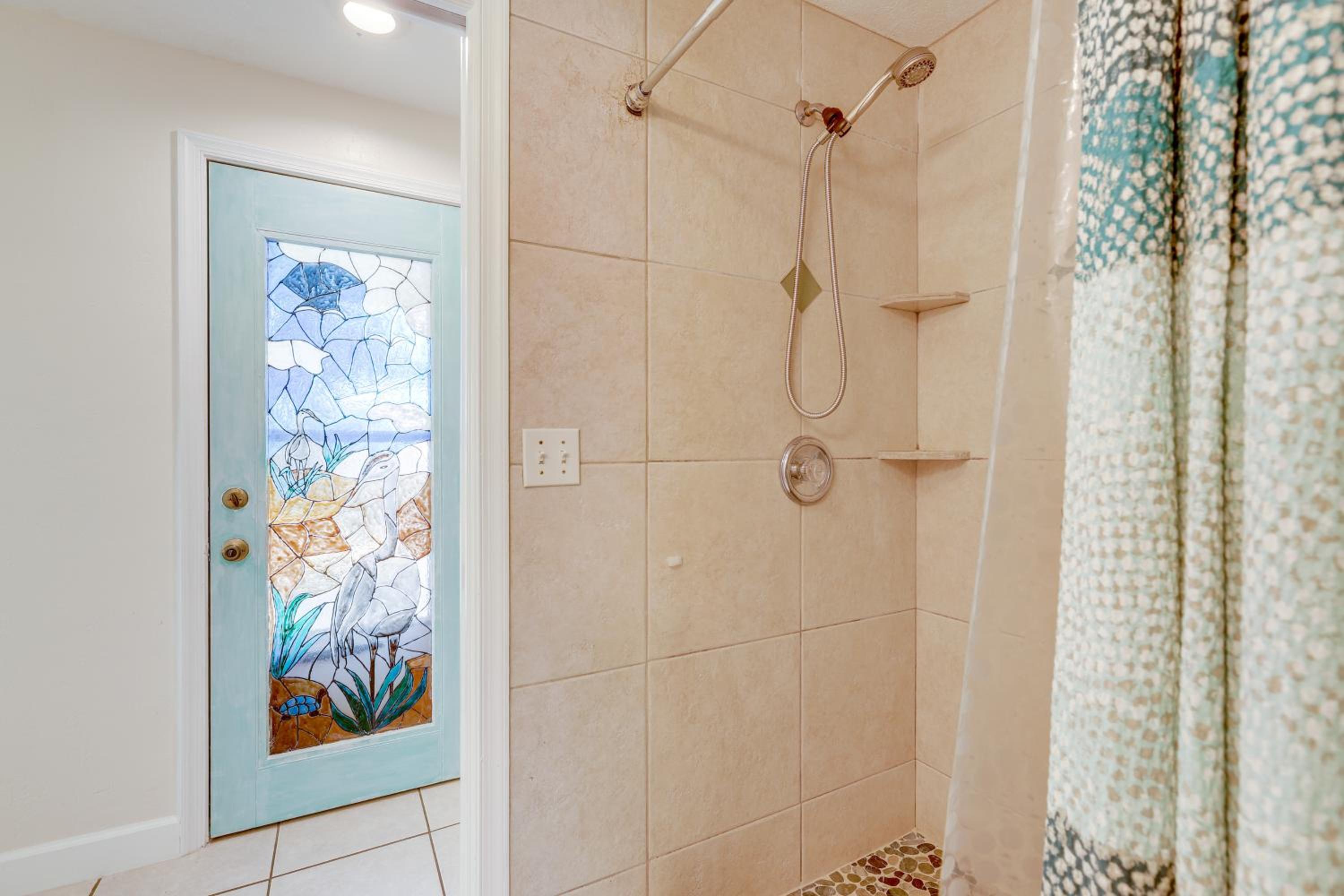 3 Mi to Jensen Beach Pet-Friendly Getaway with Yard