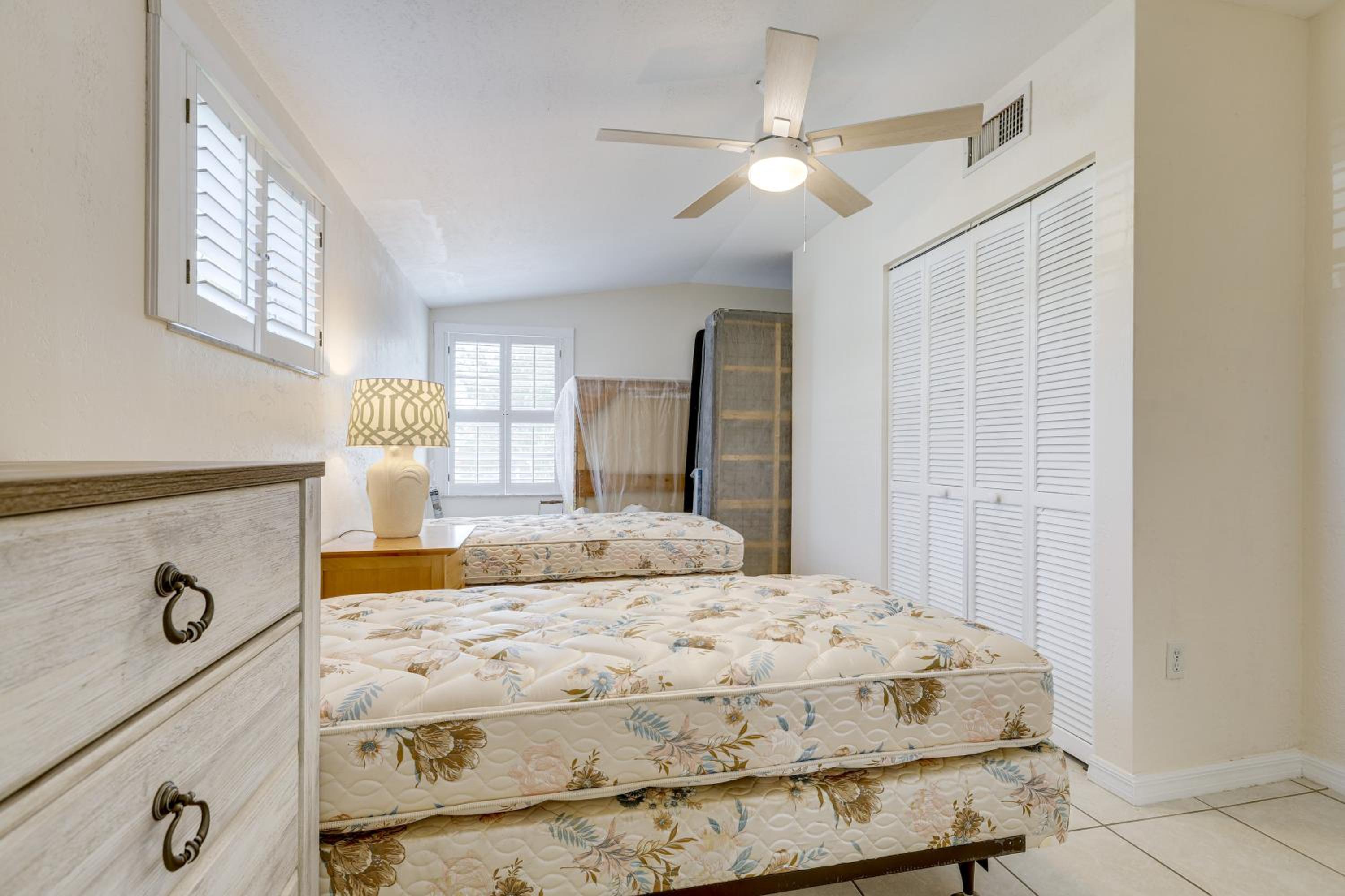 3 Mi to Jensen Beach Pet-Friendly Getaway with Yard