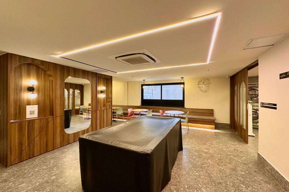 Studio 4pessoas, WiFi, Sauna, Enxoval, Arcos da Lapa, a 5 minutos da Petrobras, próximo a VLT e Metro para Copacabana