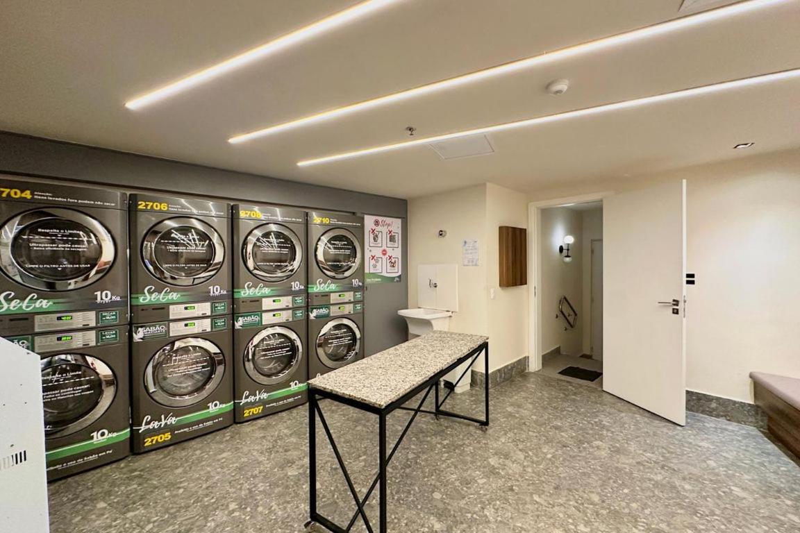 Studio 4pessoas, WiFi, Sauna, Enxoval, Arcos da Lapa, a 5 minutos da Petrobras, próximo a VLT e Metro para Copacabana