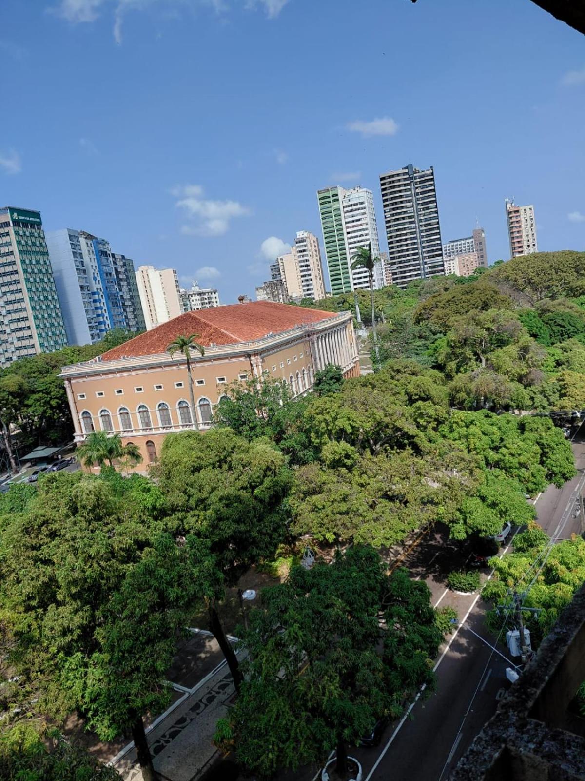 Apto em excelente localização 104 JR