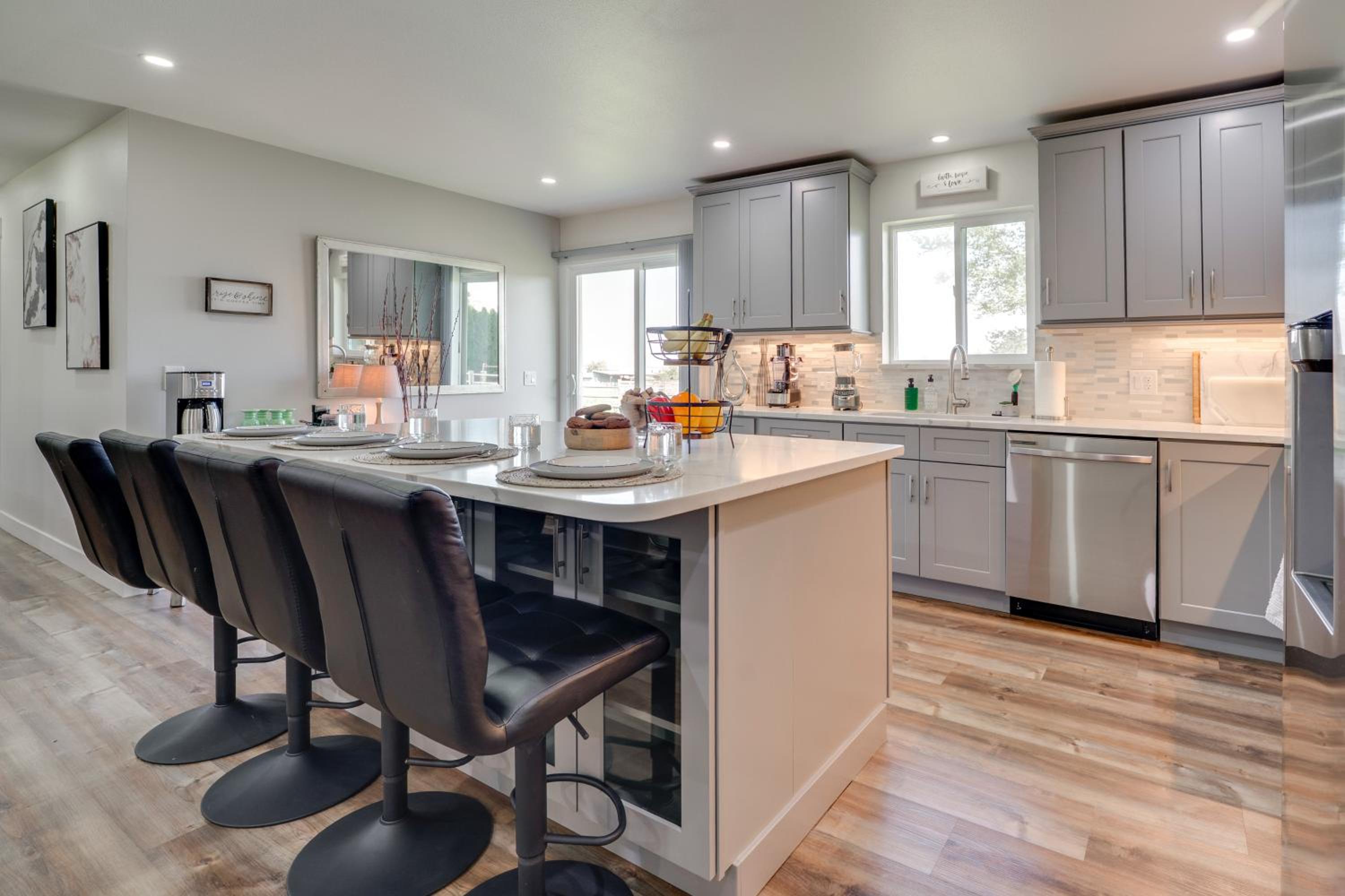 Ski, Fish and Explore Yakima Wine Country Home!