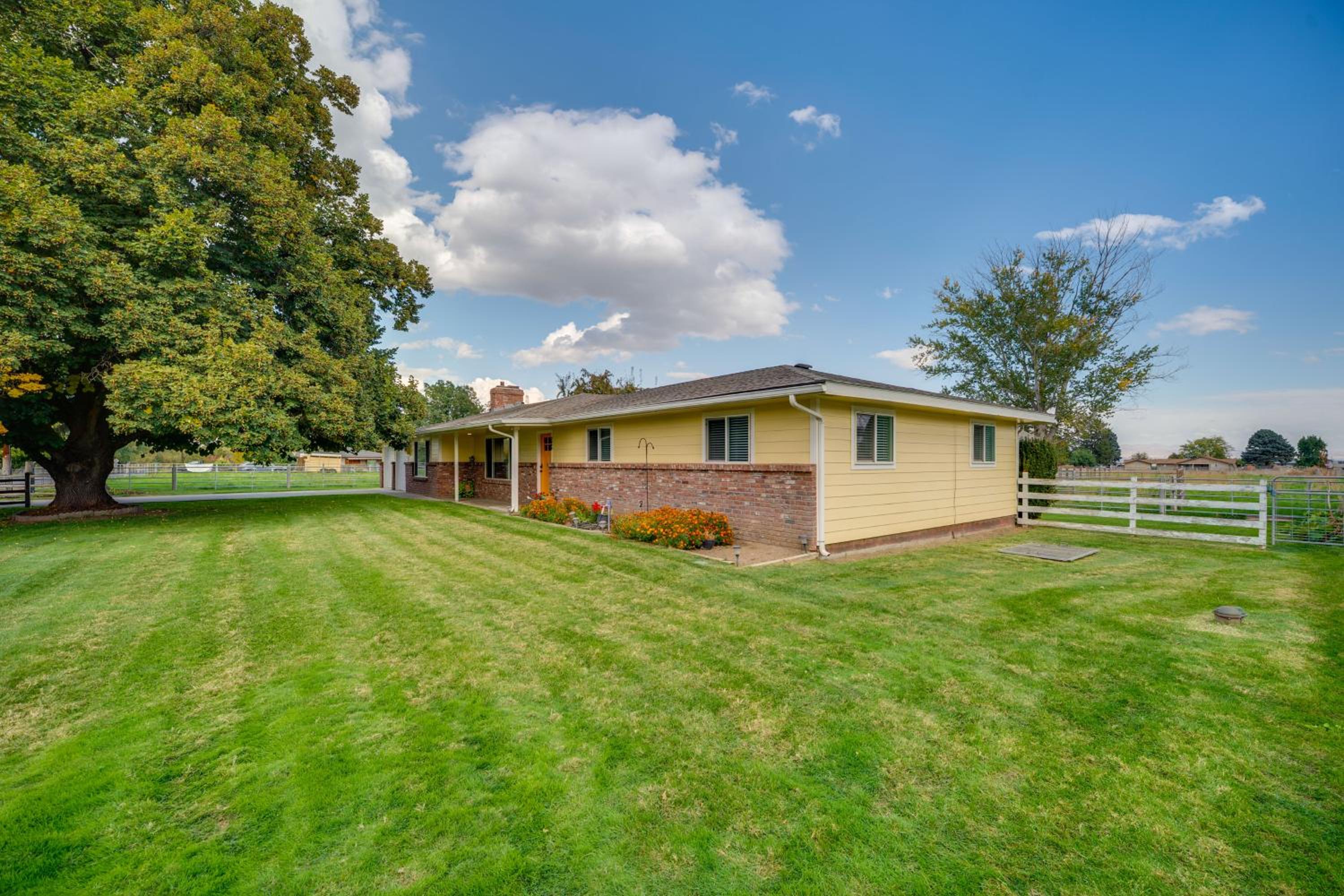 Ski, Fish and Explore Yakima Wine Country Home!