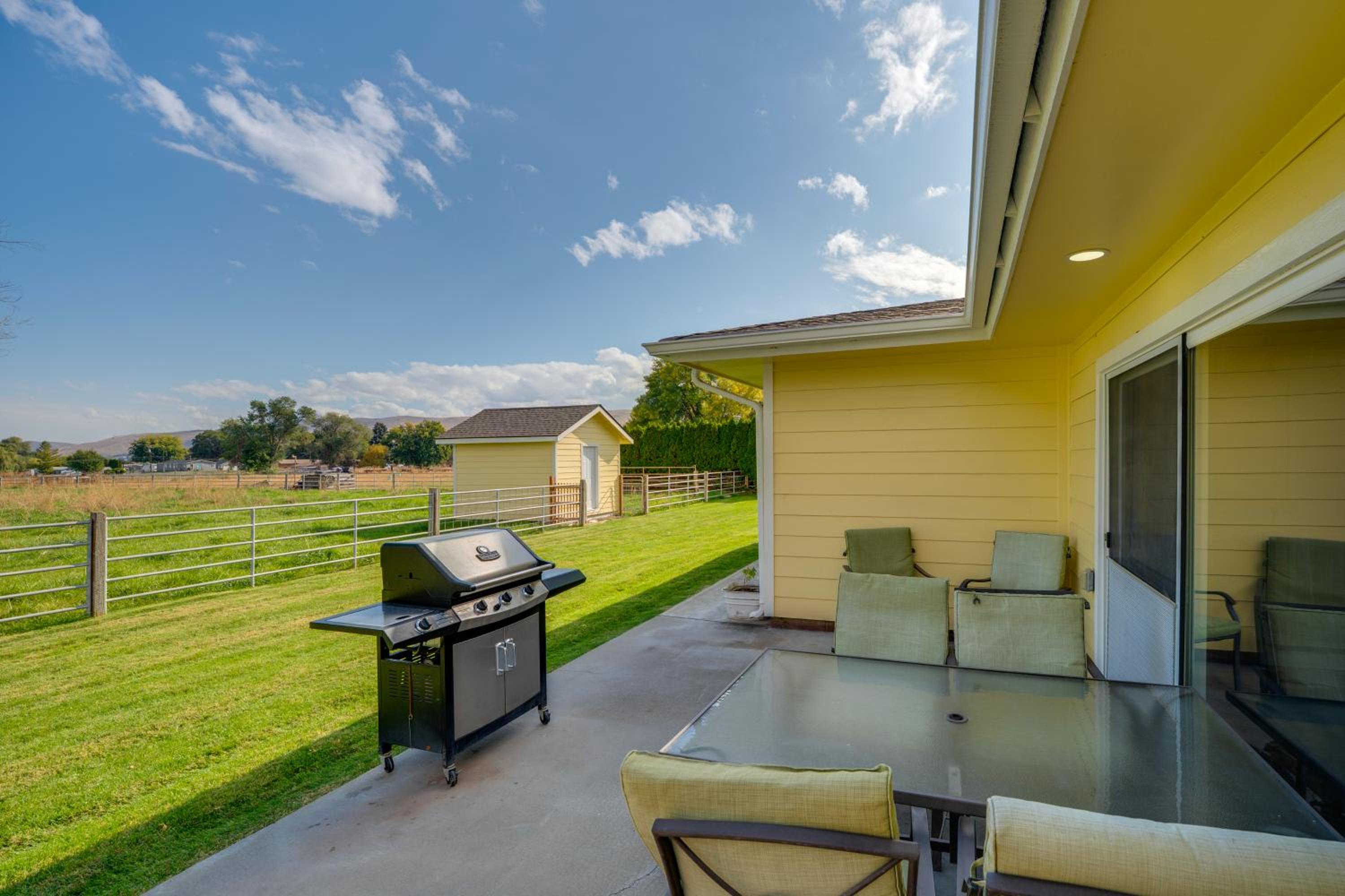 Ski, Fish and Explore Yakima Wine Country Home!