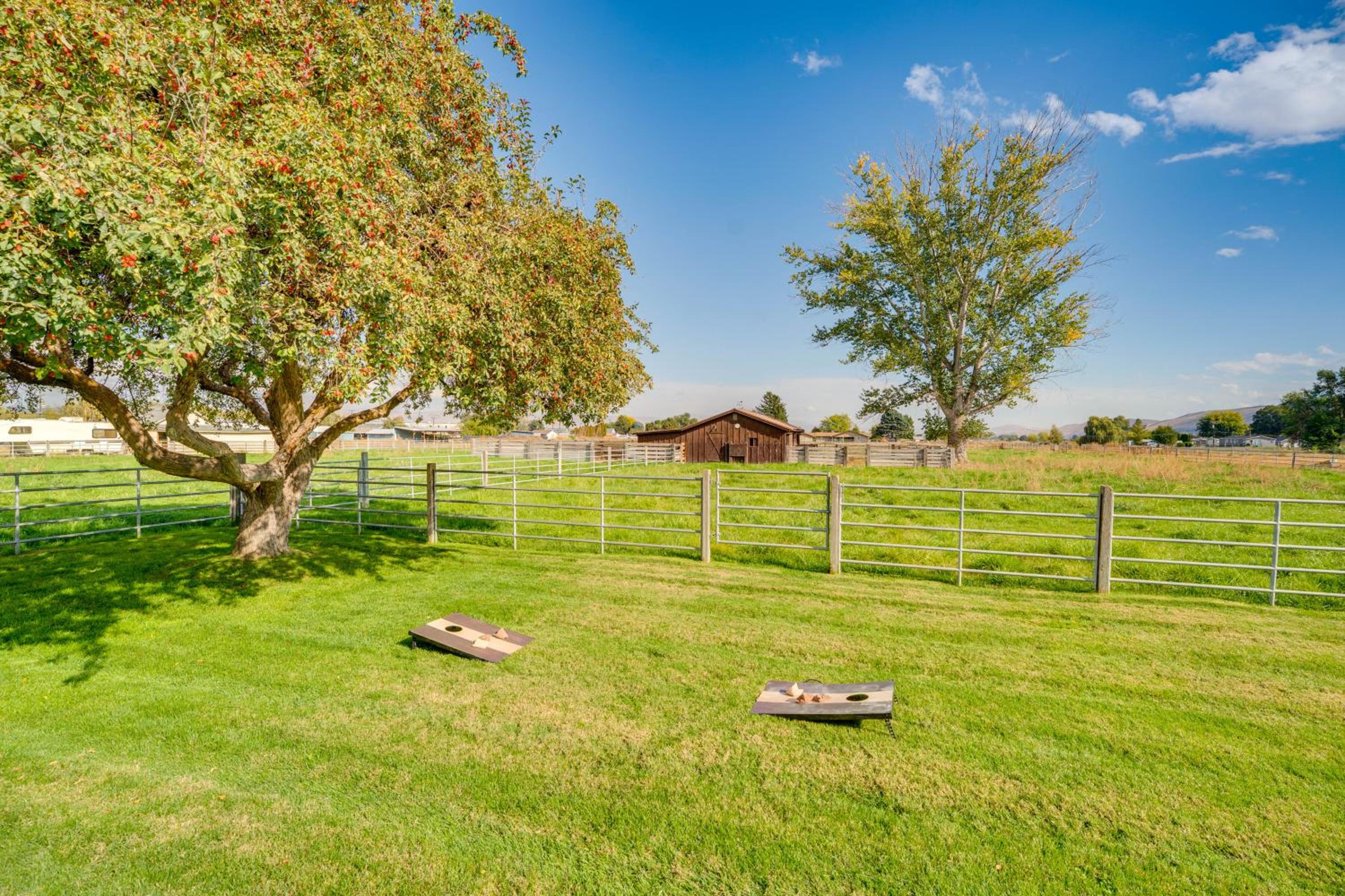 Ski, Fish and Explore Yakima Wine Country Home!
