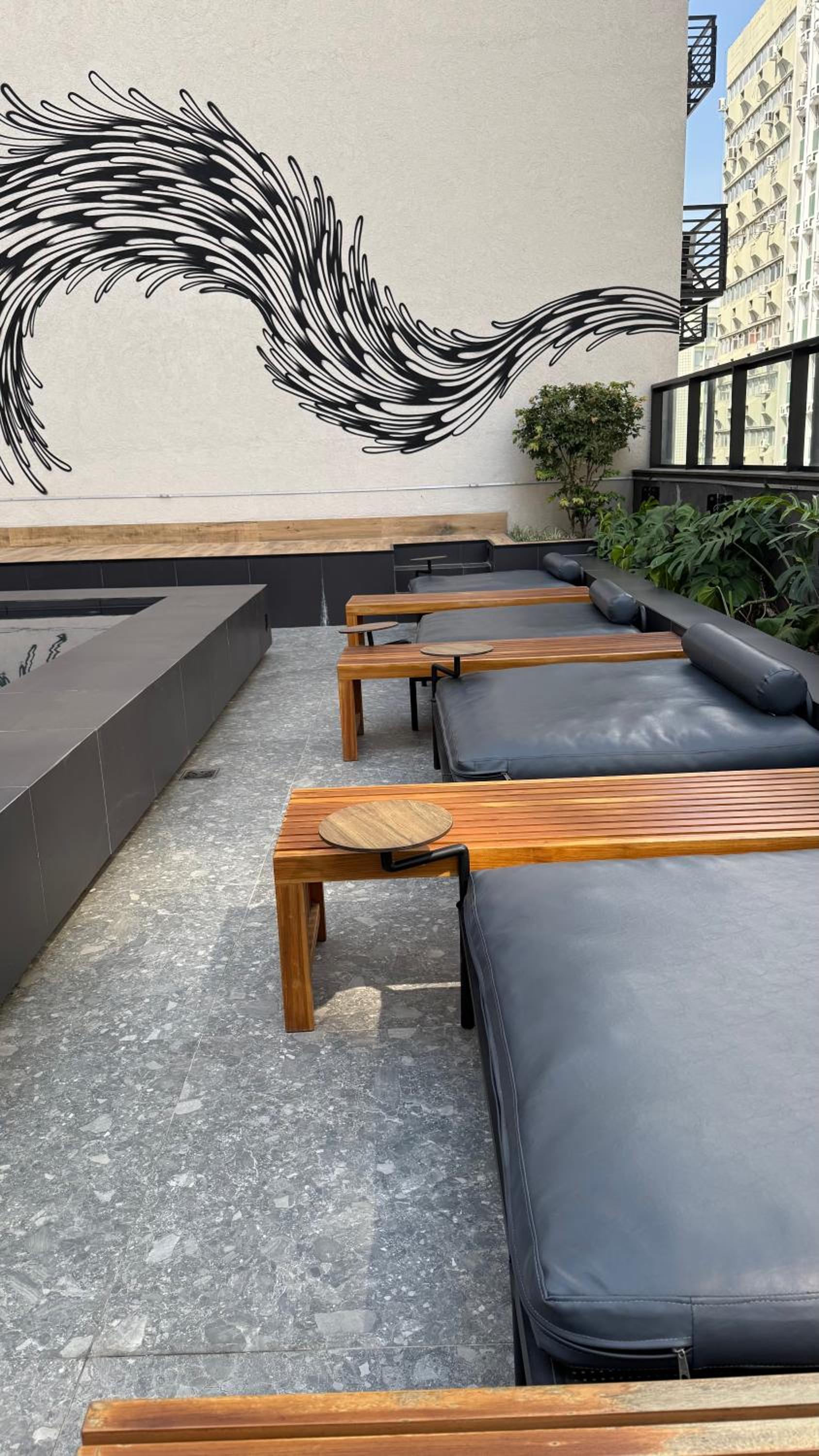 Studio 4pessoas, WiFi, Sauna, Enxoval, Arcos da Lapa, a 5 minutos da Petrobras, próximo a VLT e Metro para Copacabana