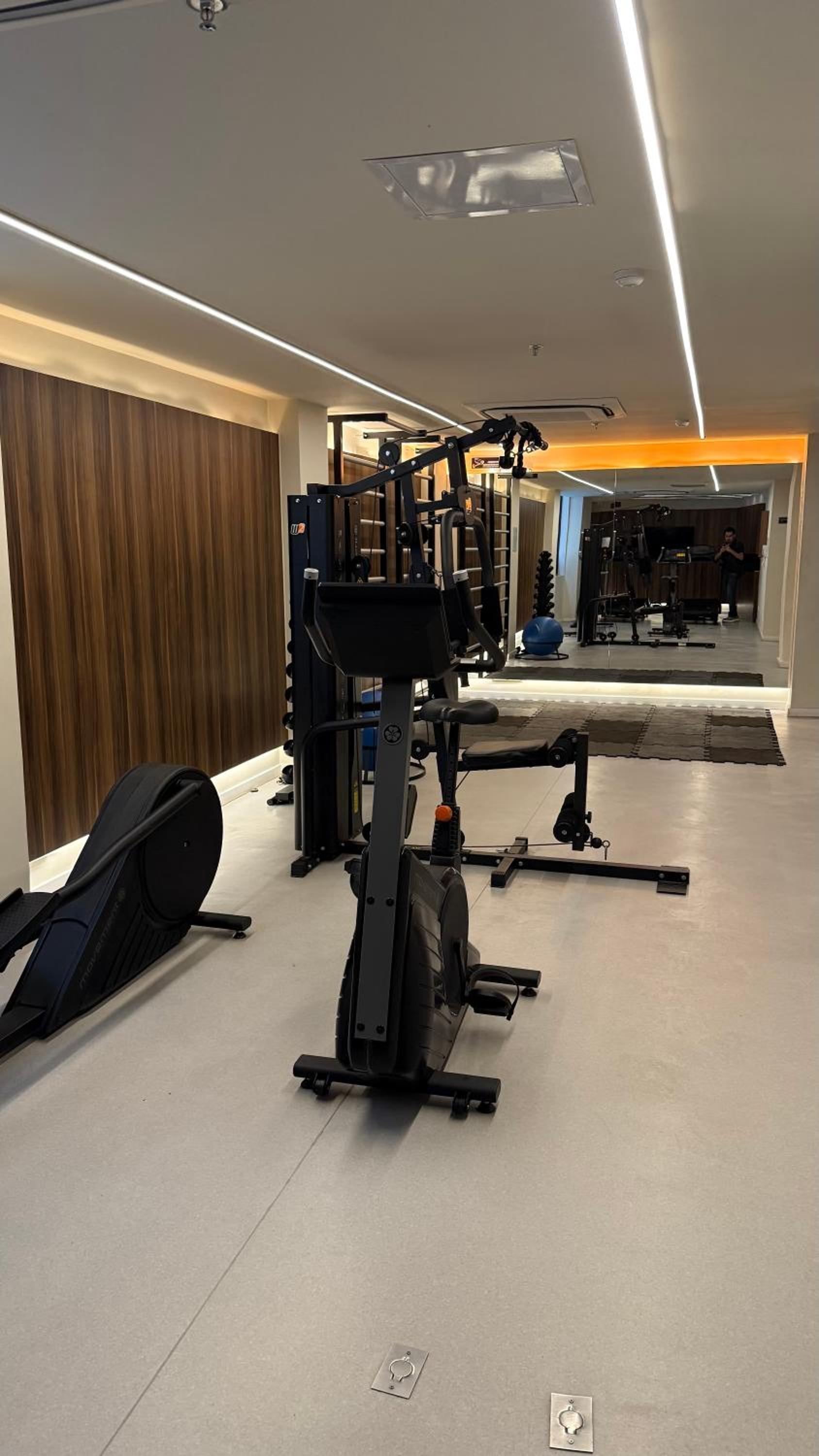Studio 4pessoas, WiFi, Sauna, Enxoval, Arcos da Lapa, a 5 minutos da Petrobras, próximo a VLT e Metro para Copacabana