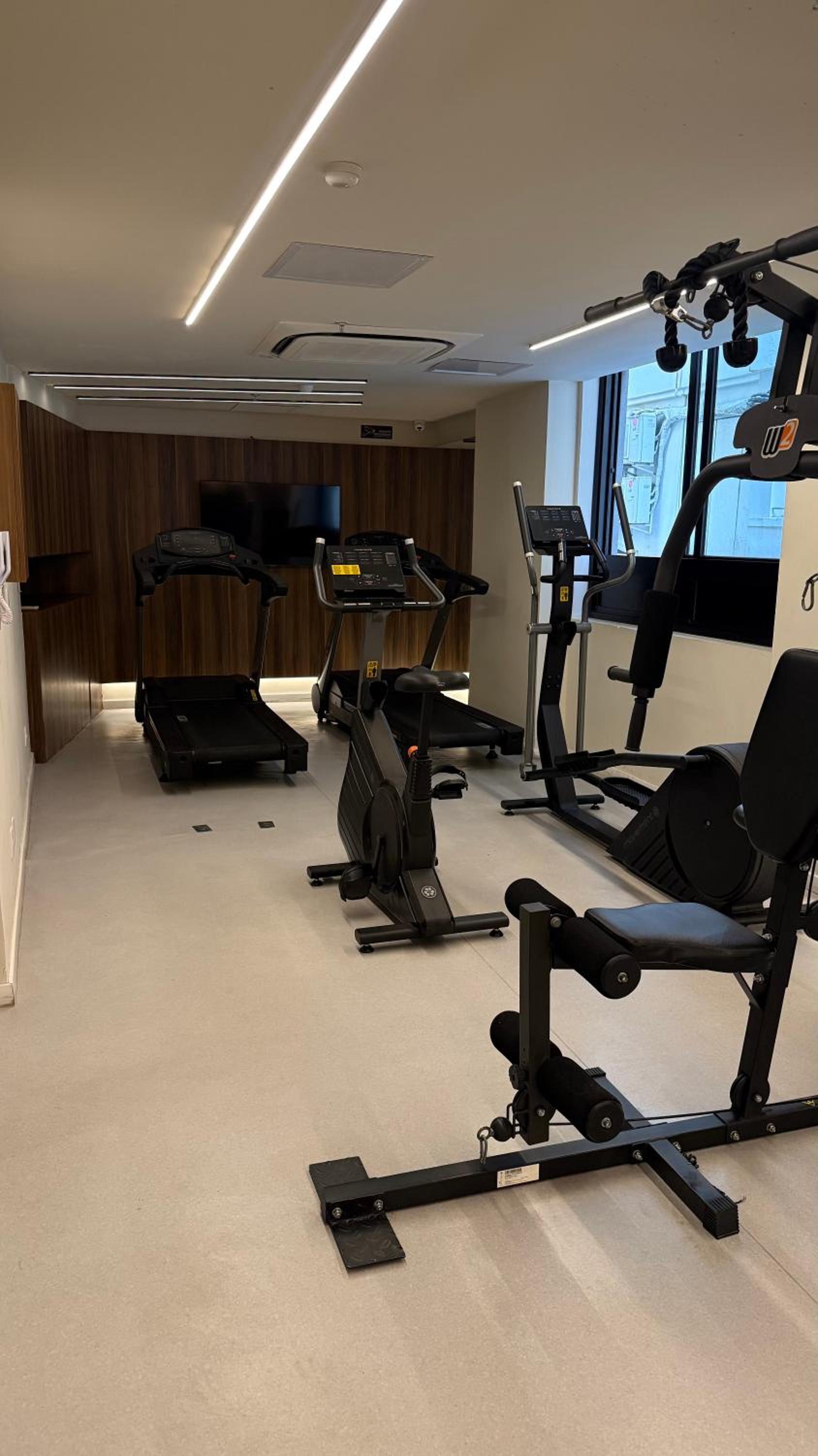Studio 4pessoas, WiFi, Sauna, Enxoval, Arcos da Lapa, a 5 minutos da Petrobras, próximo a VLT e Metro para Copacabana