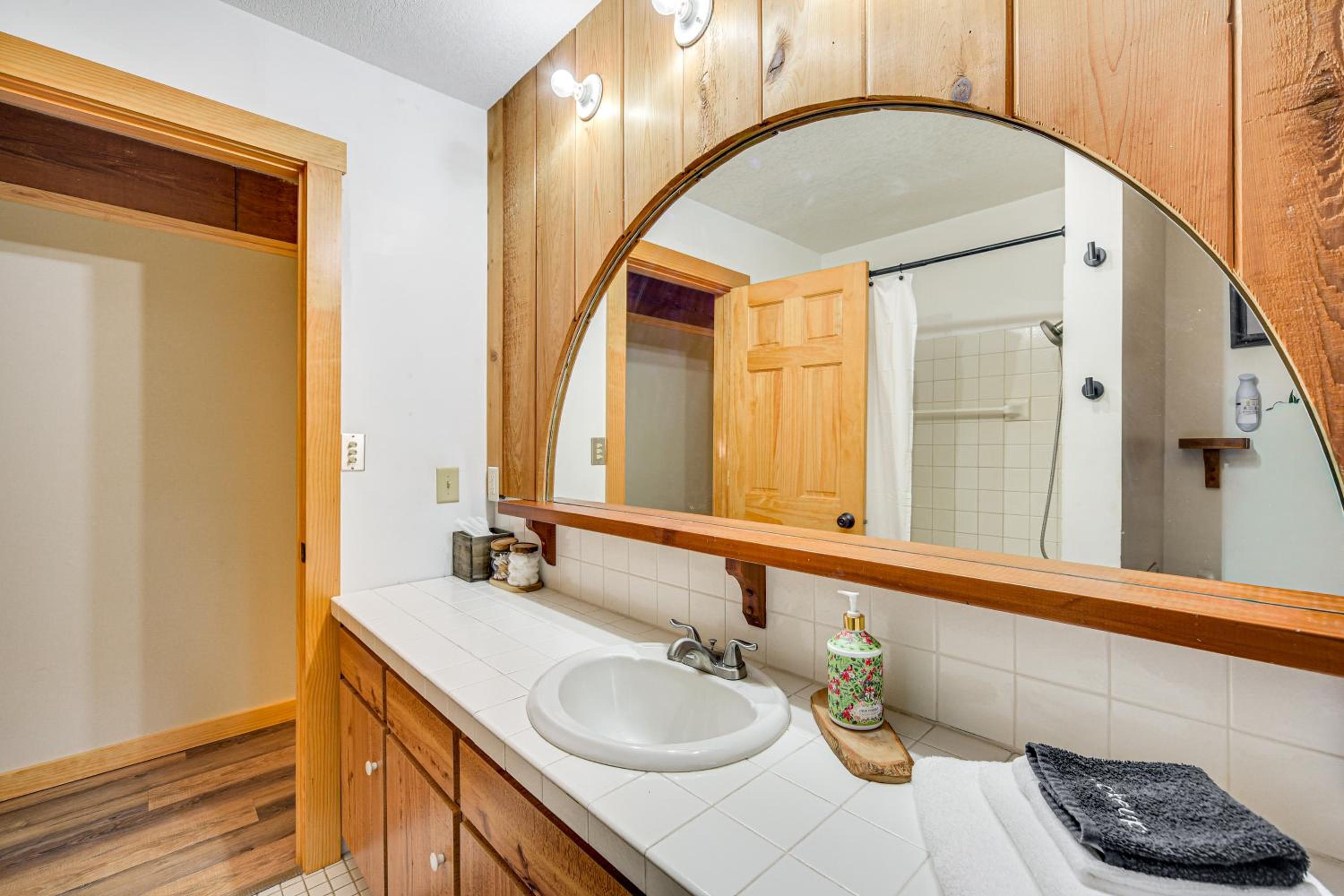 Riverbend Retreat on 7 Acres with River Access!