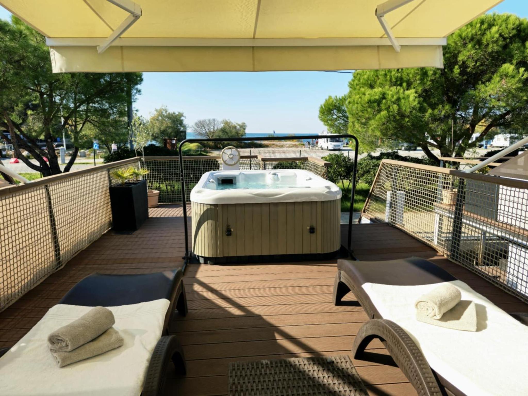 Luxury Floating Sea House Star Line - with Jacuzzi - Marina Portorož