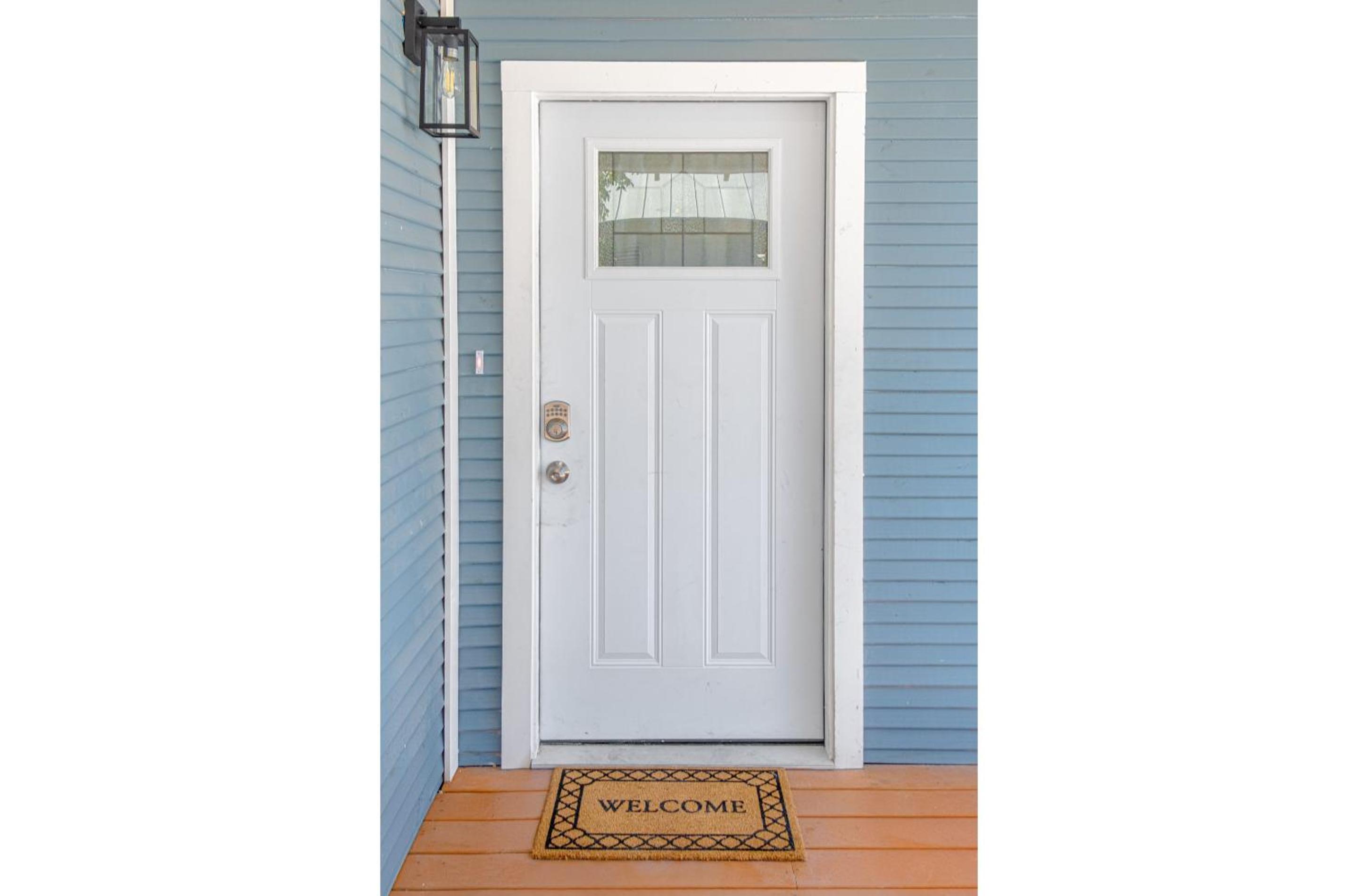 Unwind in Style 4BR2BA Quick Access to Downtown