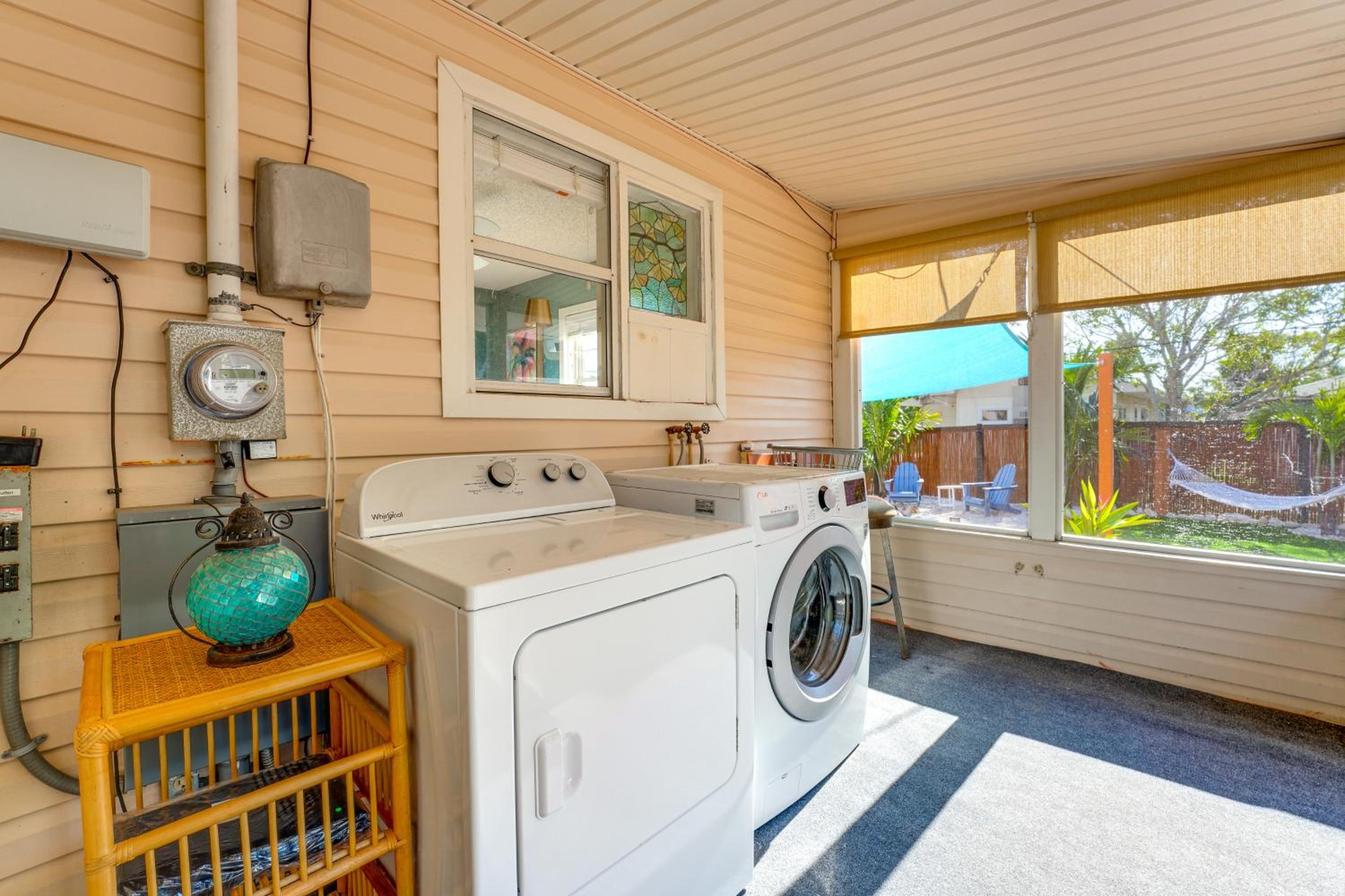 1 Block to Treasure Island Beach Gem with Hot Tub