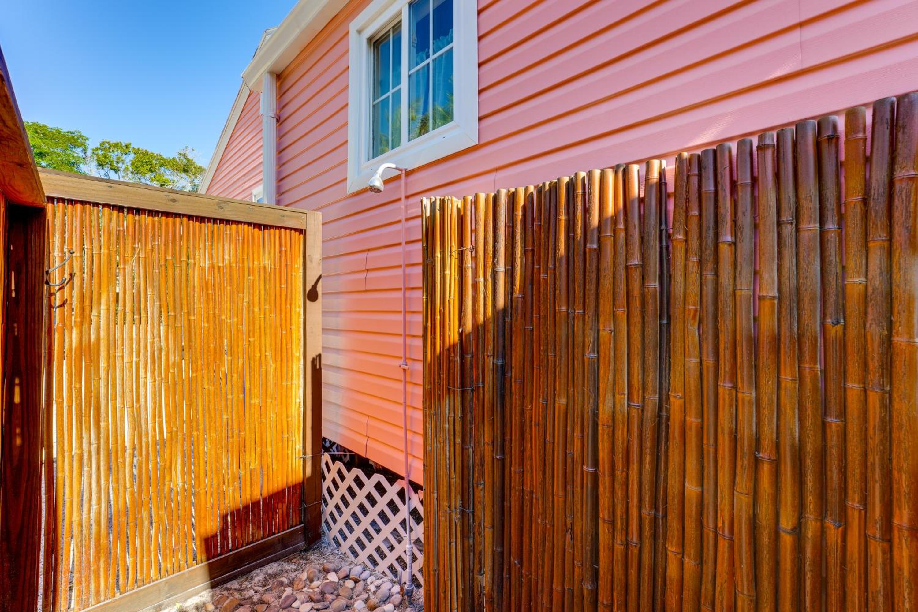 1 Block to Treasure Island Beach Gem with Hot Tub