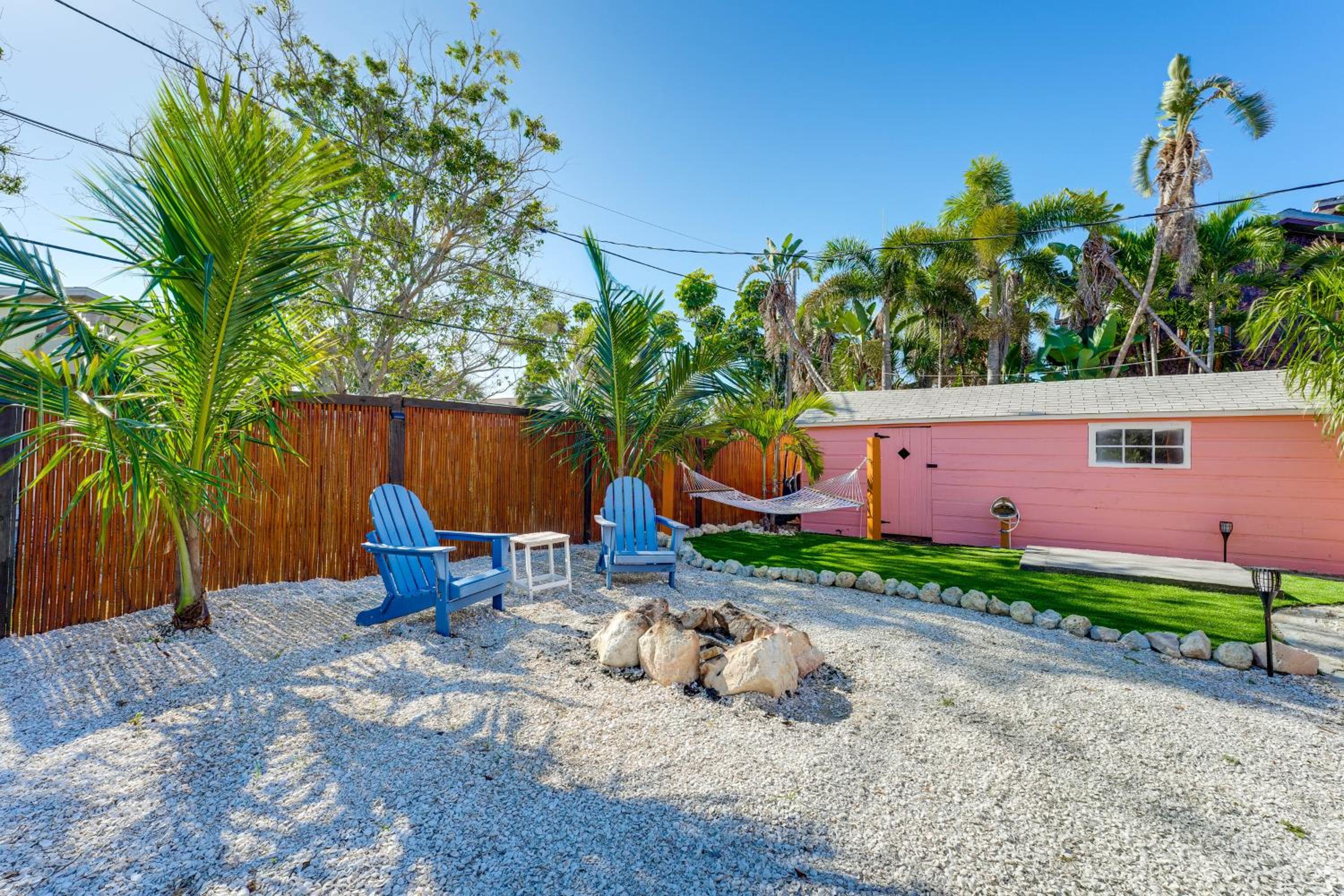 1 Block to Treasure Island Beach Gem with Hot Tub