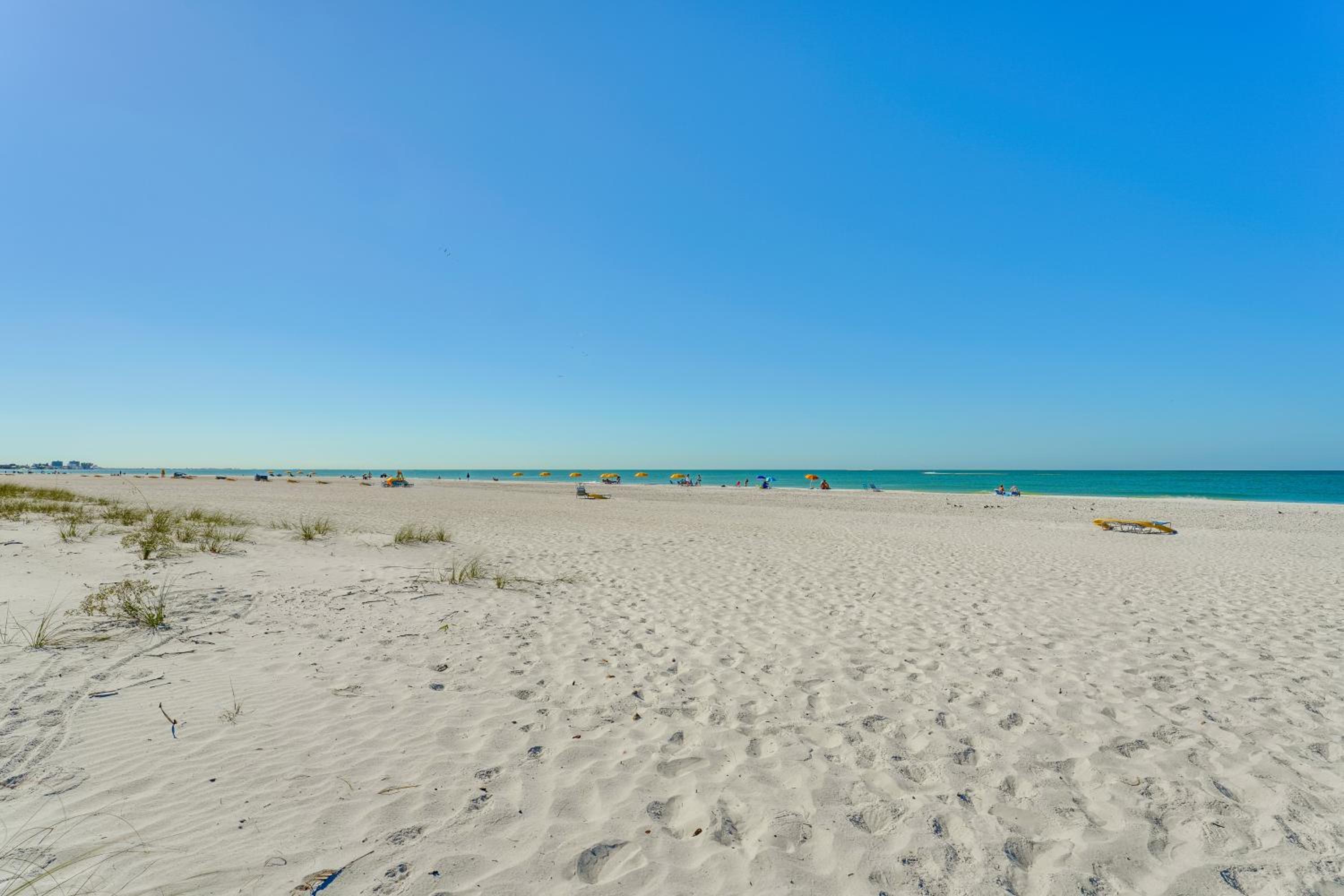 1 Block to Treasure Island Beach Gem with Hot Tub