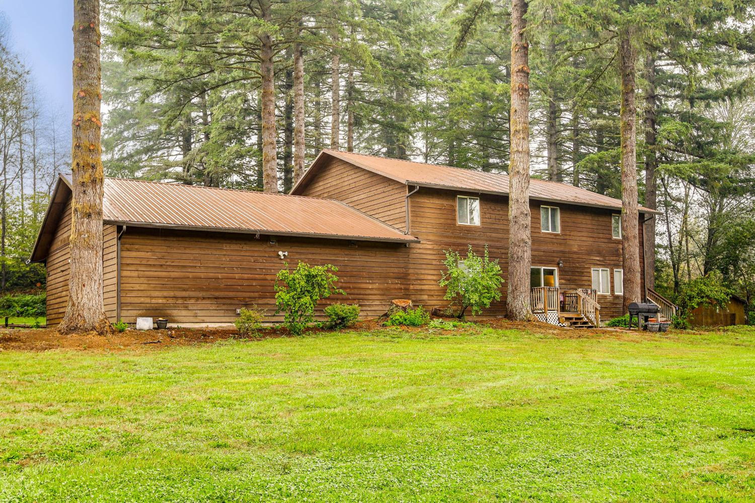 3 Acres! Spacious Waterfront Home in Amboy