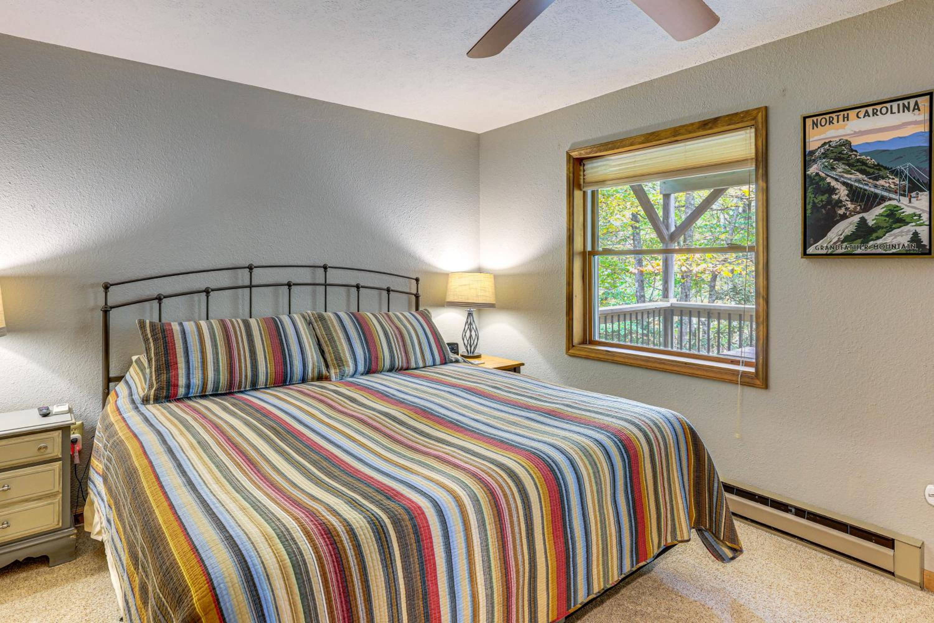 Woodland Gem with Pool Access Linville Land Harbor