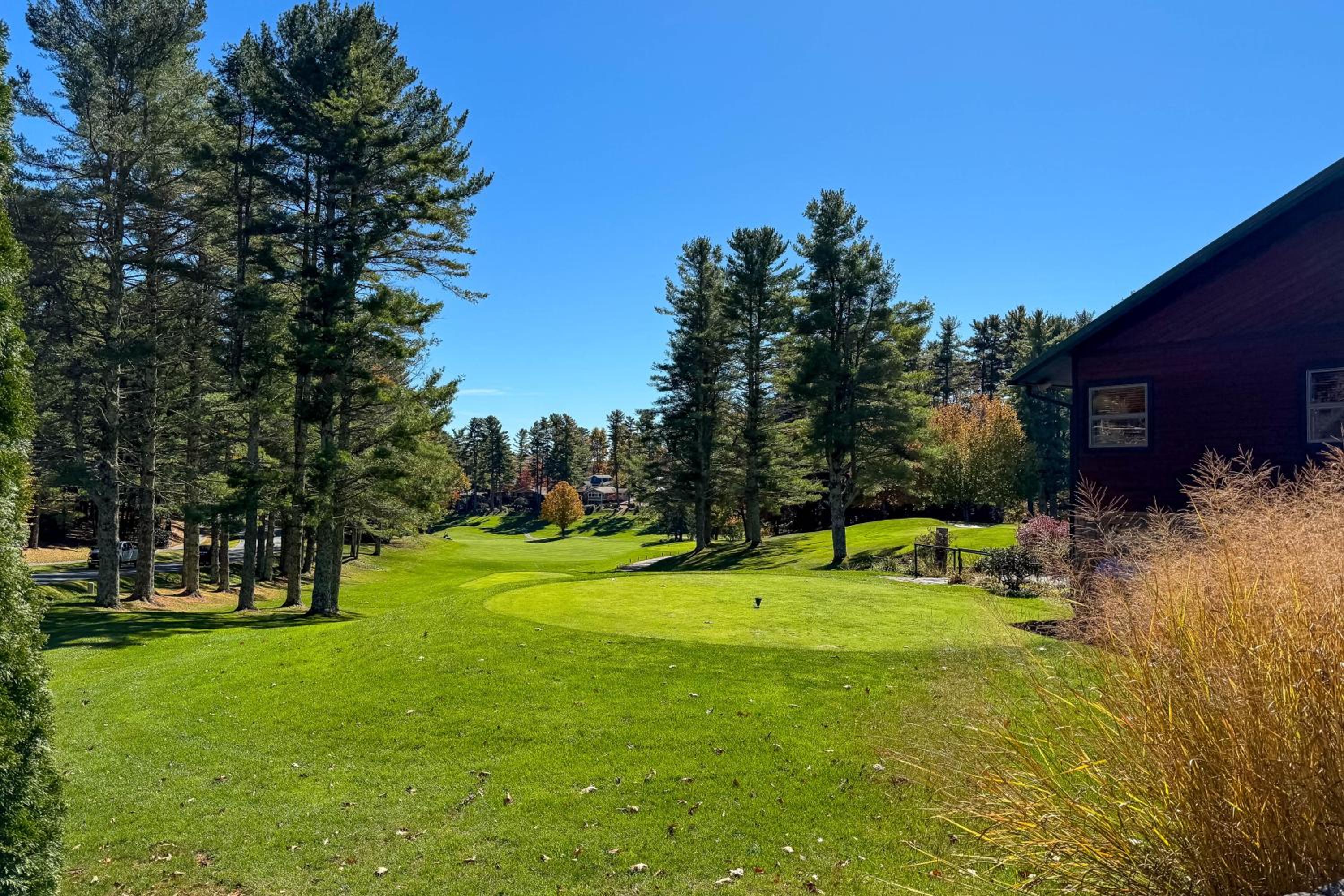 Woodland Gem with Pool Access Linville Land Harbor