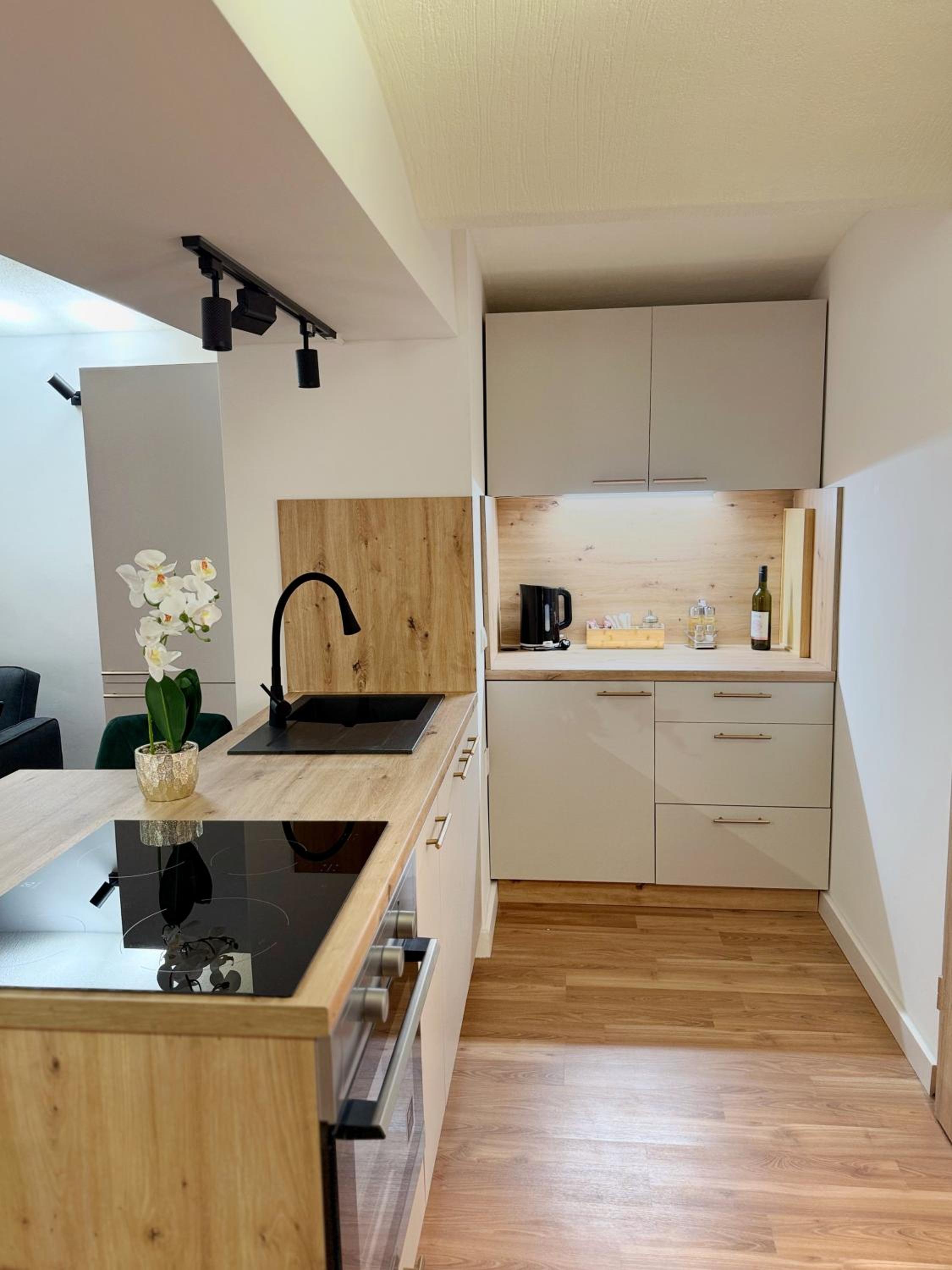 URBAN BASE CELJE Apartment with FREE Parking & Terrace