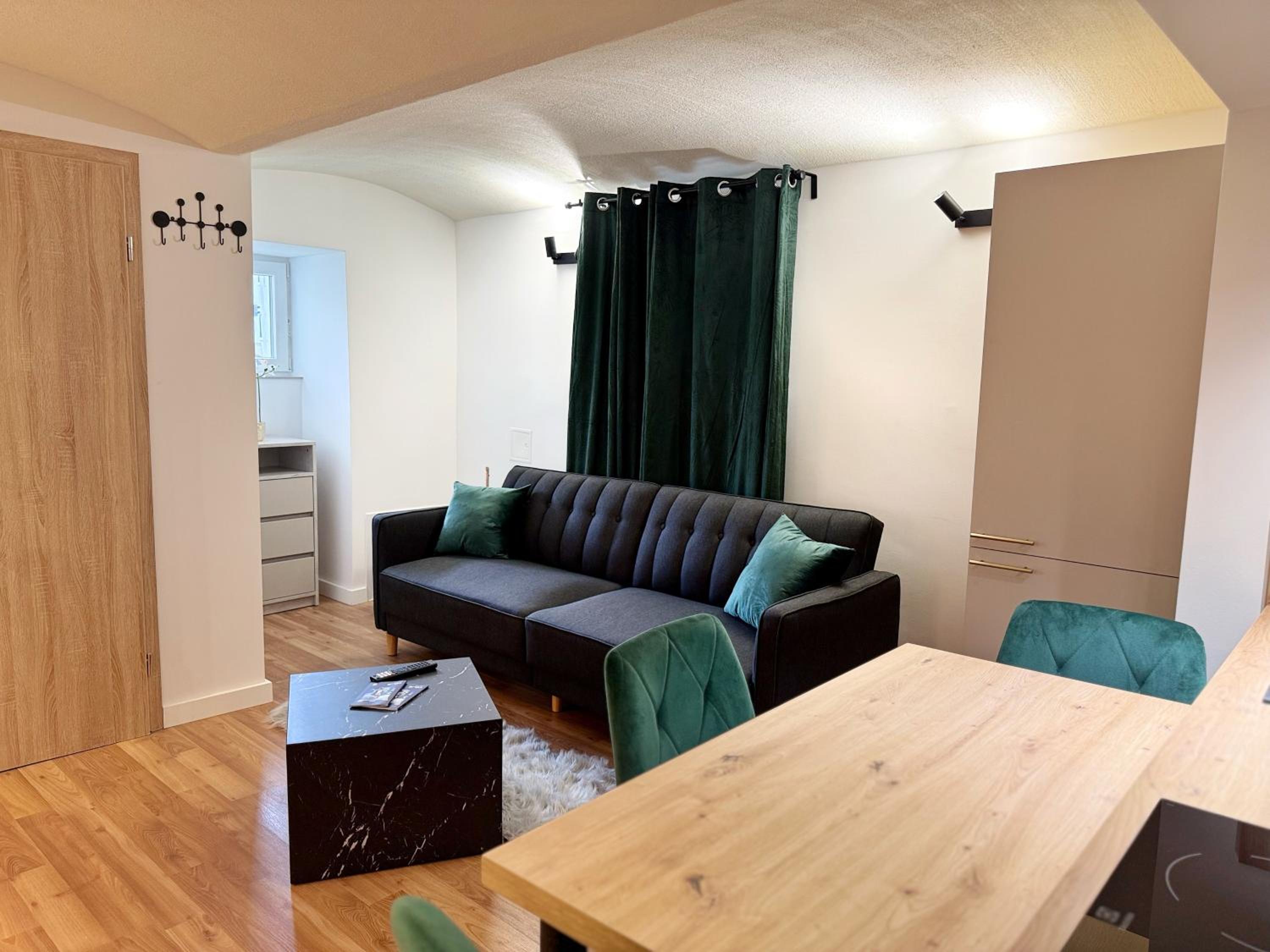 URBAN BASE CELJE Apartment with FREE Parking & Terrace