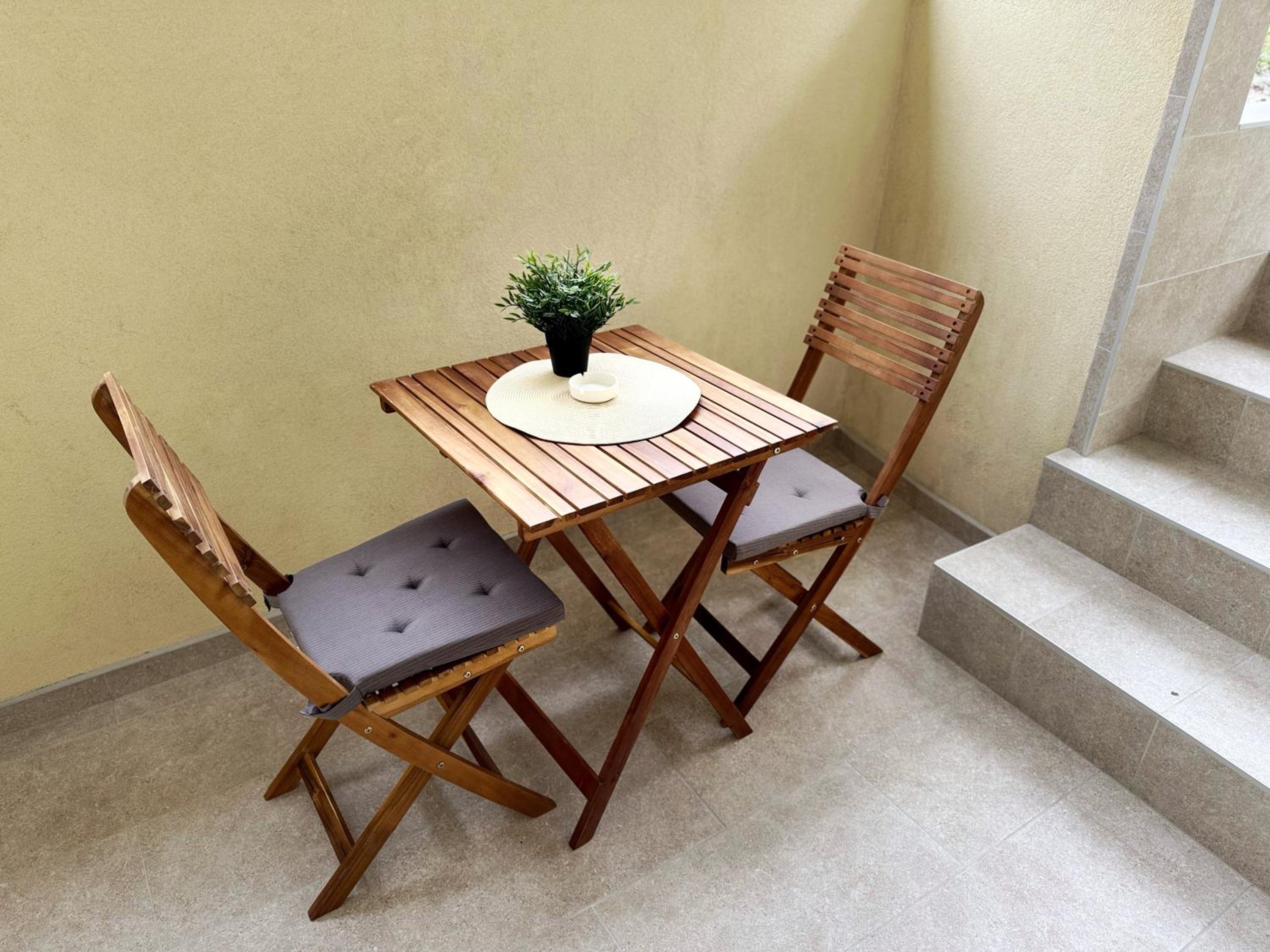 URBAN BASE CELJE Apartment with FREE Parking & Terrace