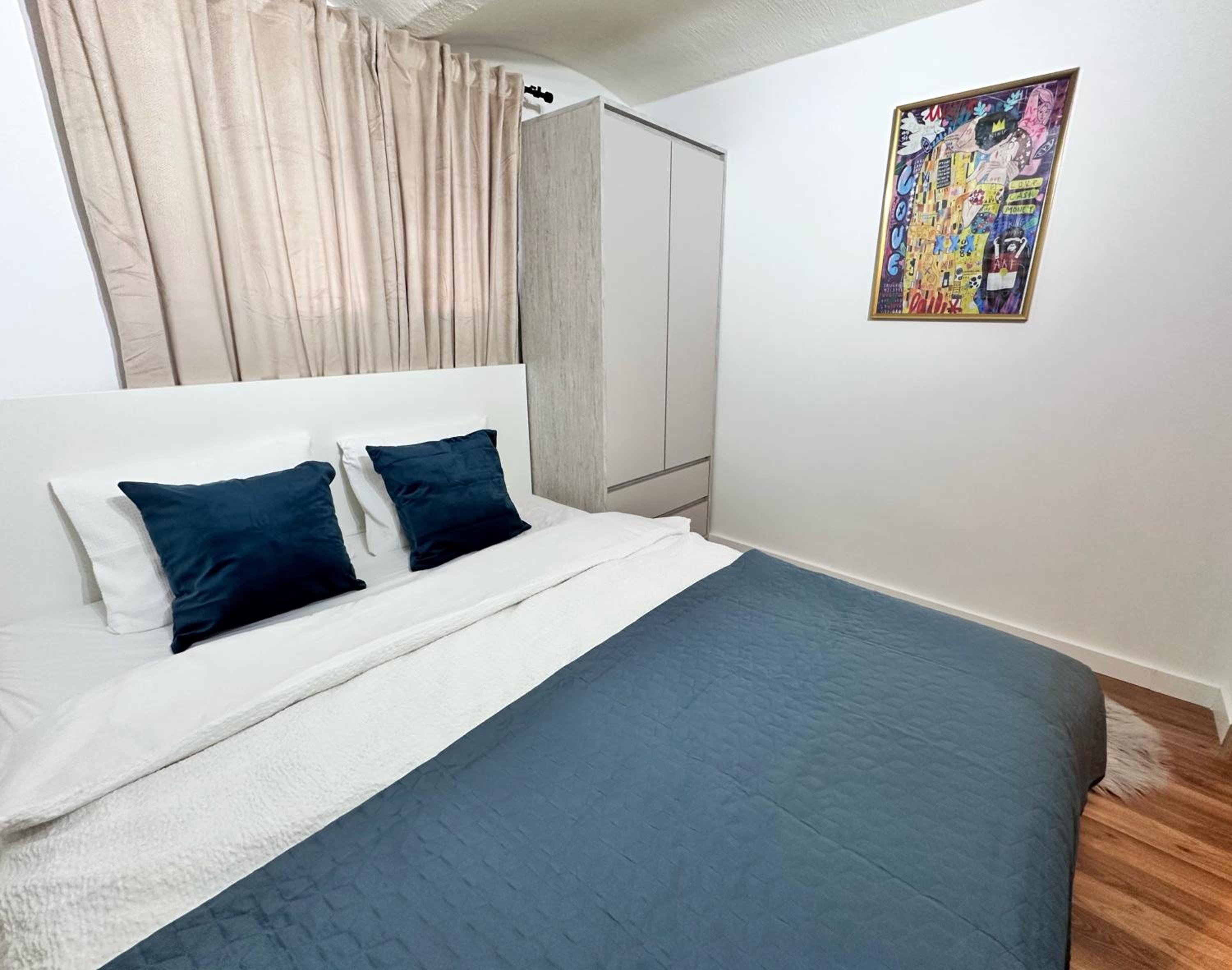 URBAN BASE CELJE Apartment with FREE Parking & Terrace