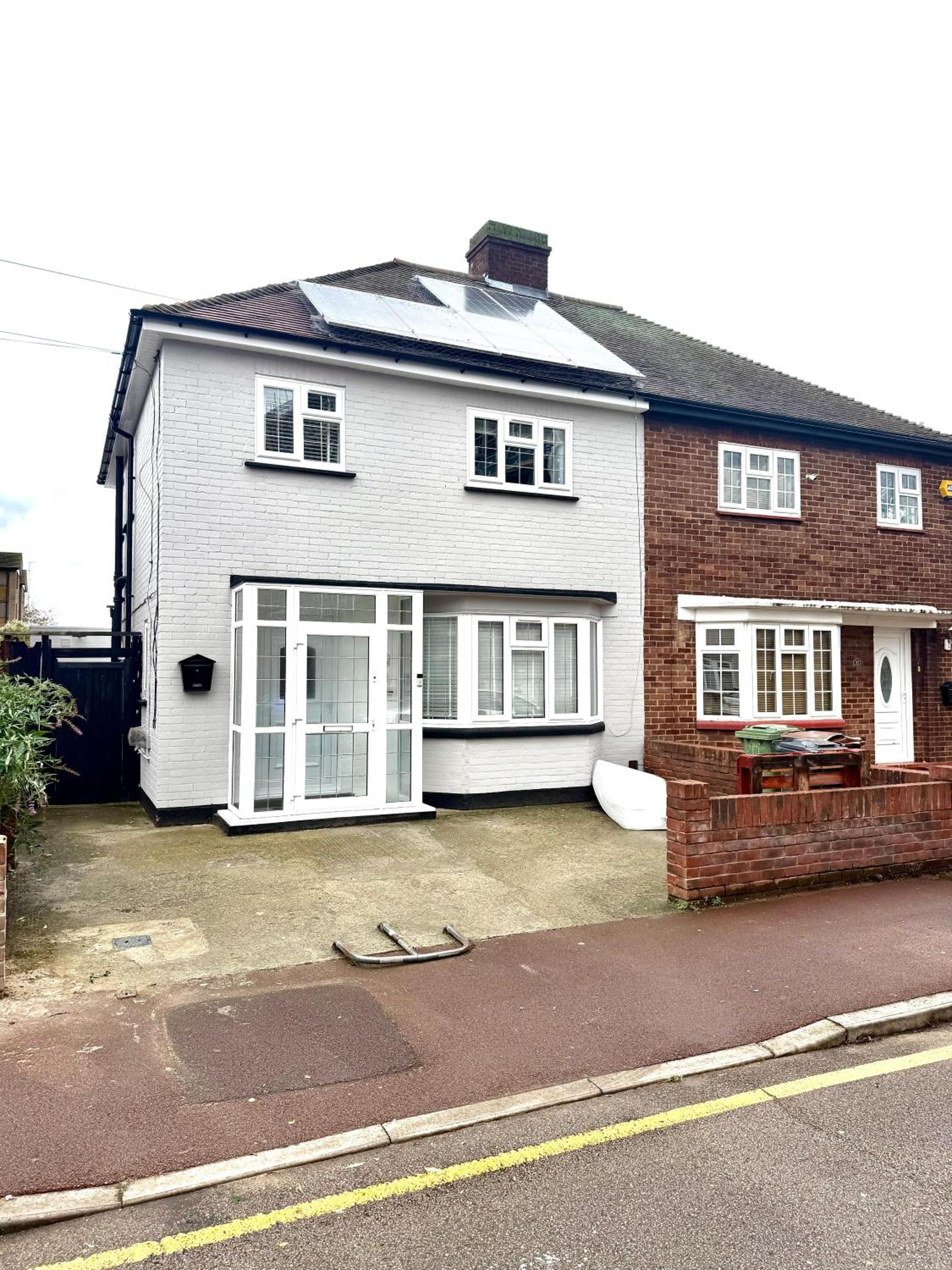 4 Bedrooms House CheapUKholiday