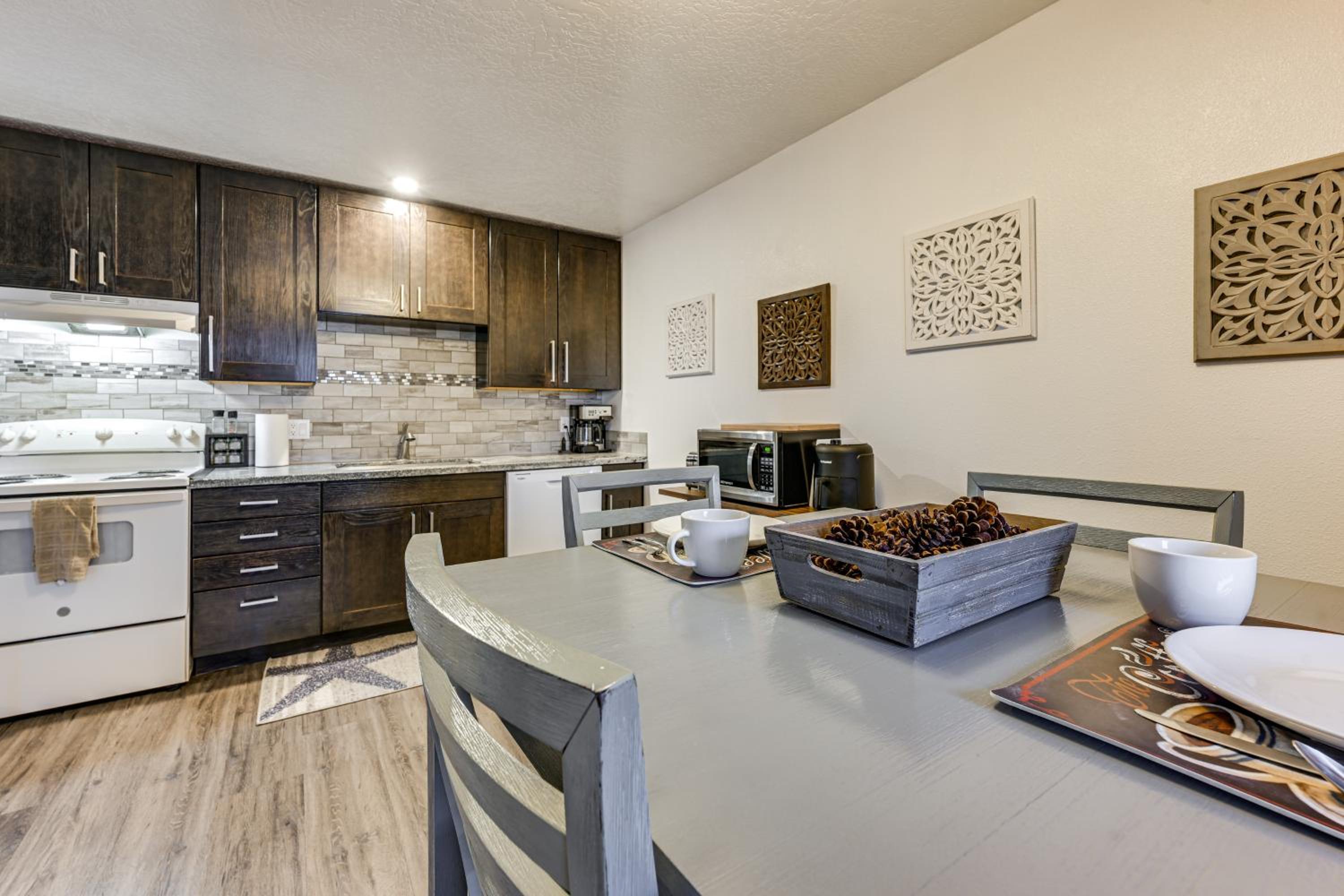 Comfort and Convenience! Apt in Central Soldotna